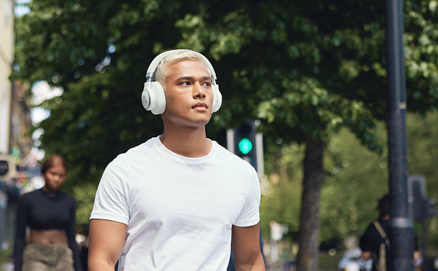 JBL Live 770NC, Adaptive Noise Cancelling Wireless Over-Ear Headphones.