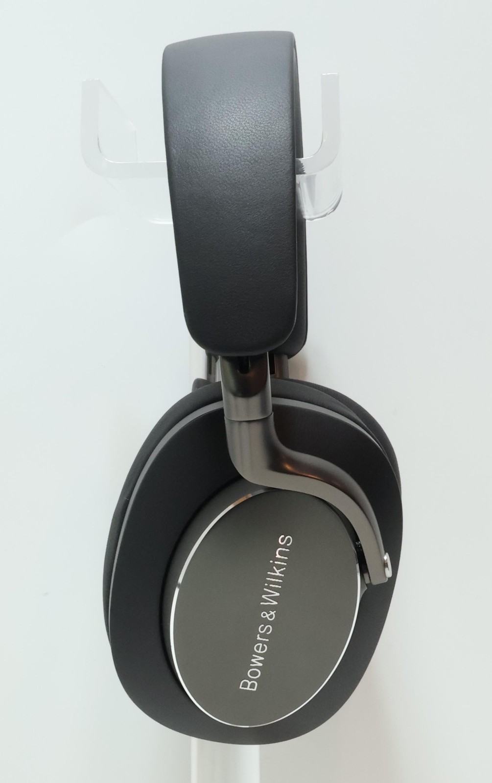 Bowers and Wilkins PX8 Model FP42951 (Black/Gray)