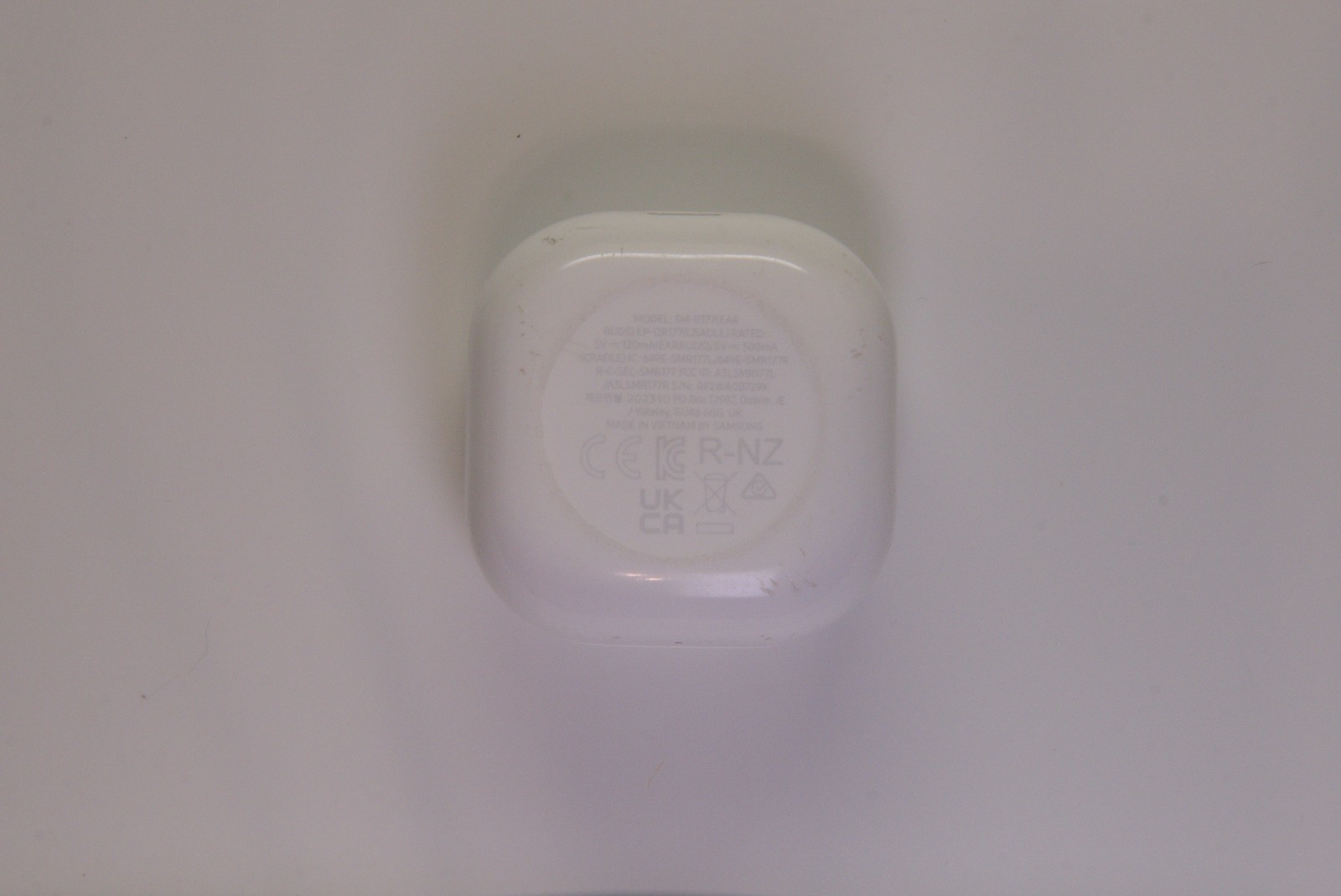 Samsung Galaxy Buds2 Black Wireless Earbuds – Tested and Sanitized!