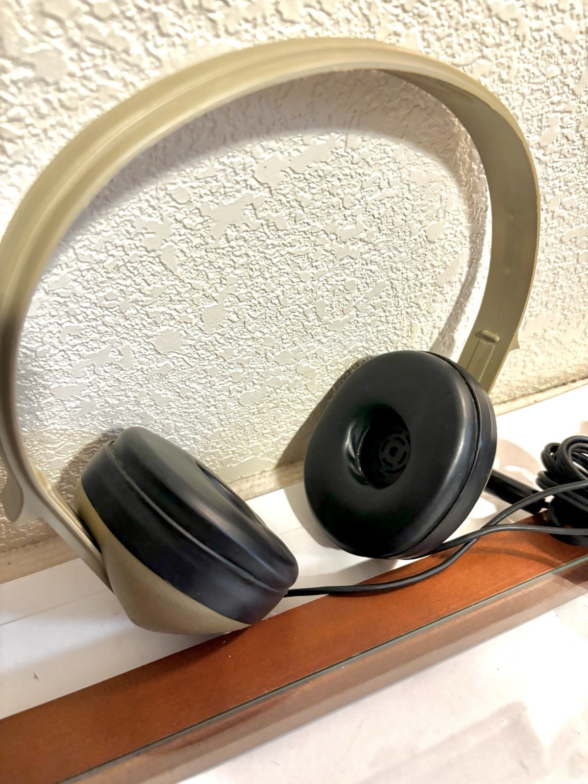 Retro Audio Koss K/7 Rhythm Beige 70’s Stereo phone Headphones Audio Equipment