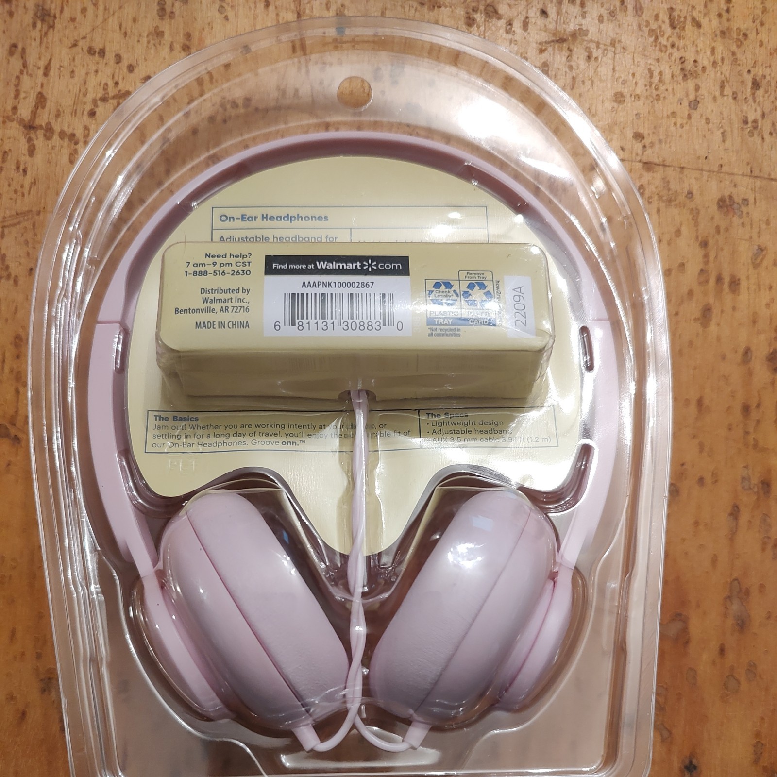 Groove Onn Adjustable Lightweight On-Ear Headphones 3.5 mm Aux cable 4ft (1.2 M)