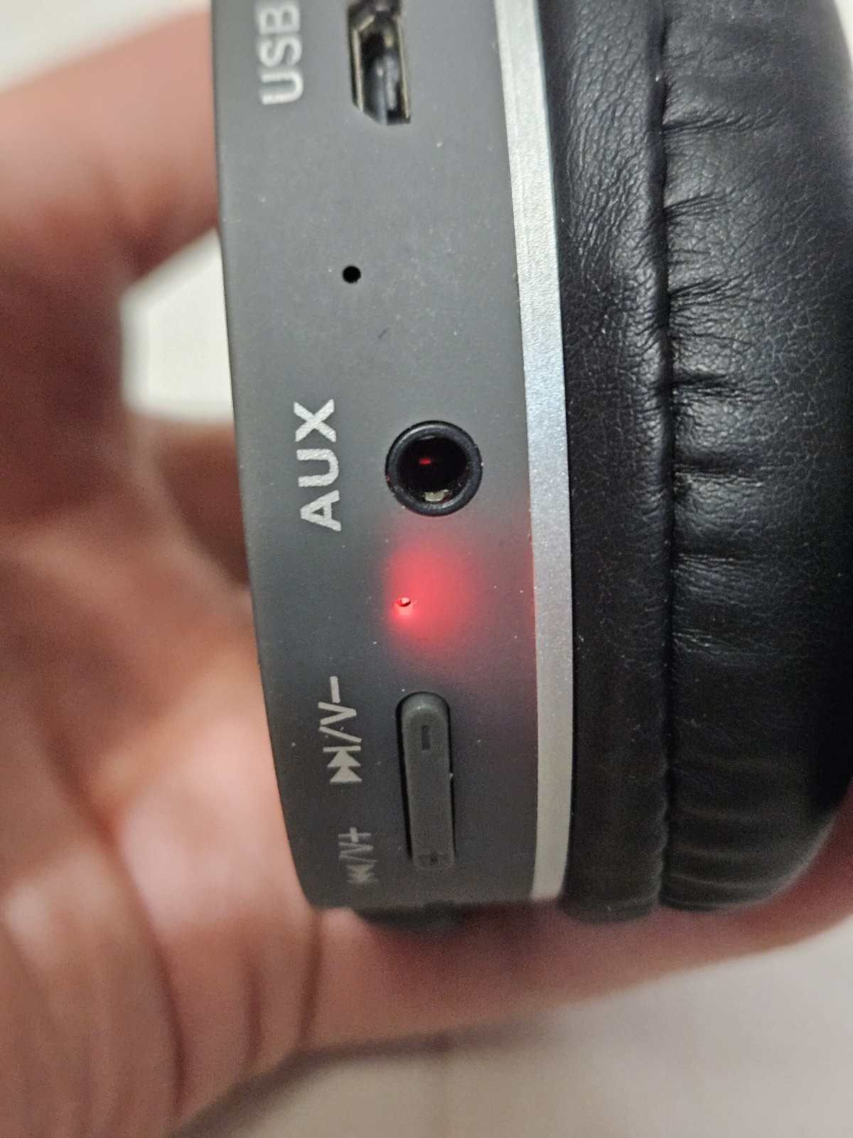 Sony Extra Bass Wireless Bluetooth Headphones Gray Silver MDR Tested Working