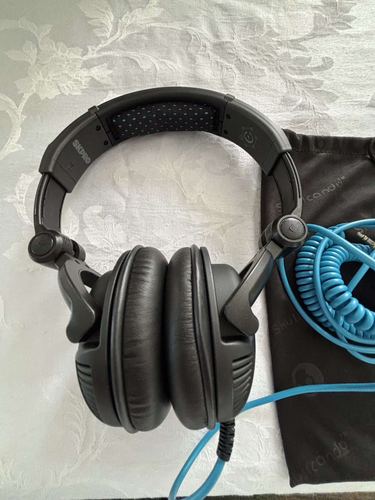 SkullCandy SK Pro Throwback DJ Wired Headphones With Bag, Black And Blue, Tested