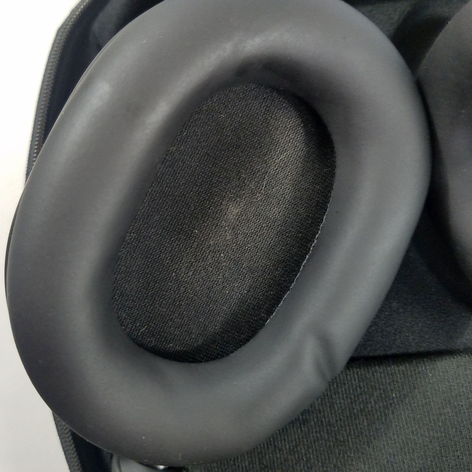 Sony WH-1000XM5 YY2954 Wireless Noise Canceling Headphones Case Working Black