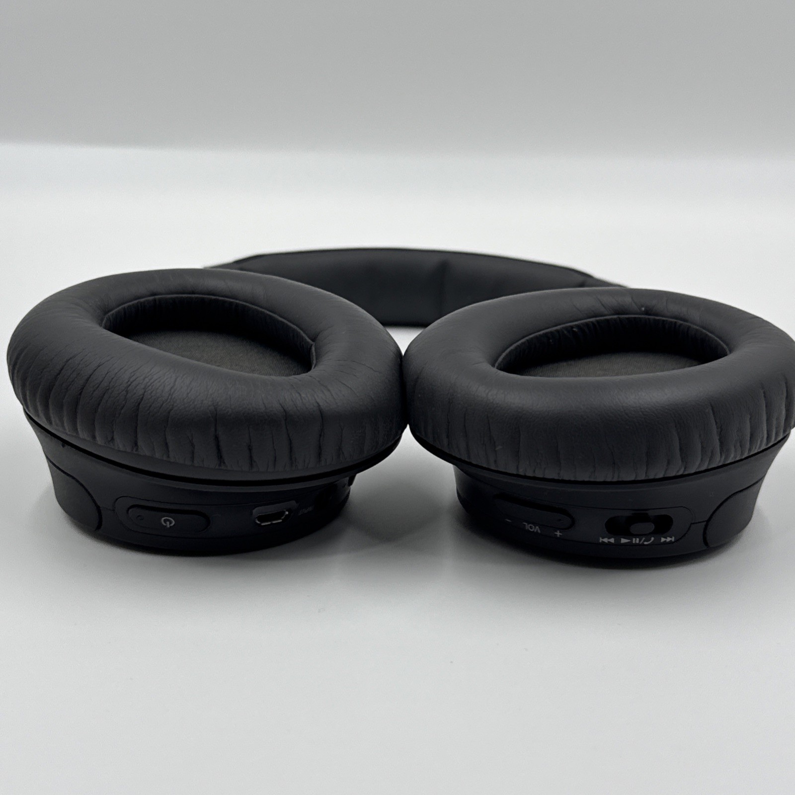 Sony Wireless Over the Ear Noise Canceling Headphones WH-CH700N