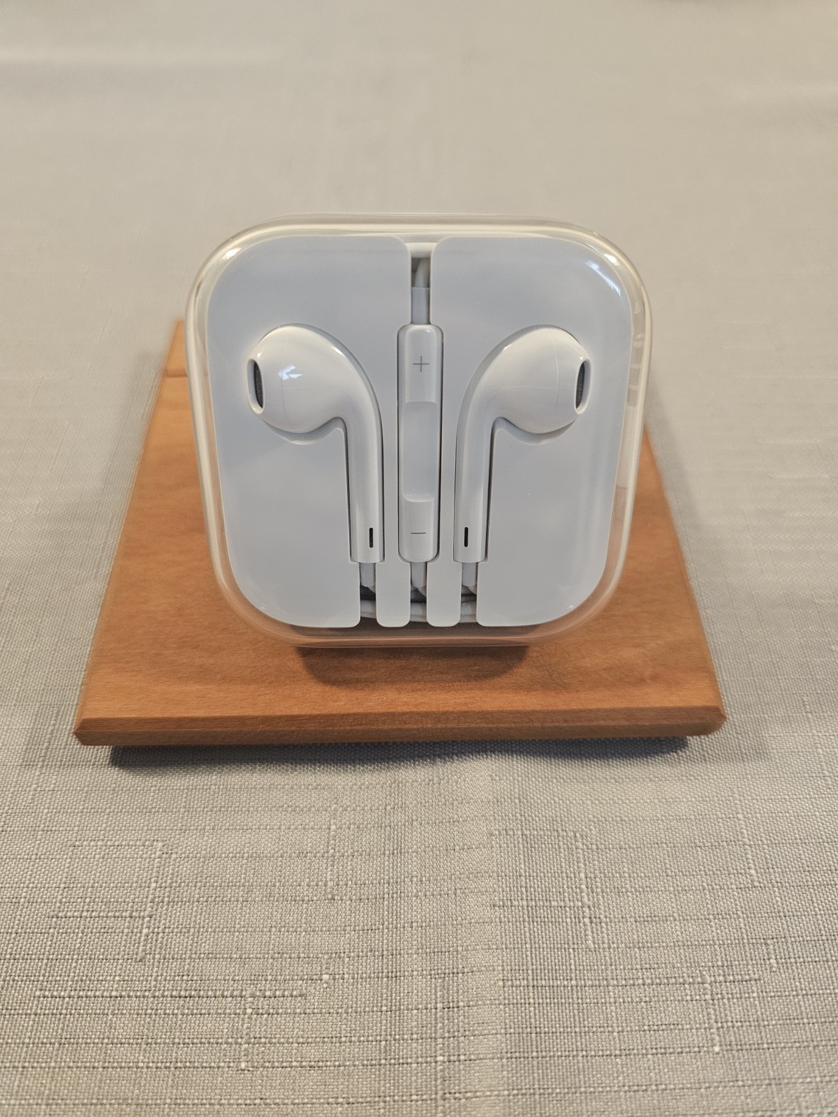 NEW Original Apple iPhone EarPods 3.5mm Jack Wired Earbuds Earphones Headphones