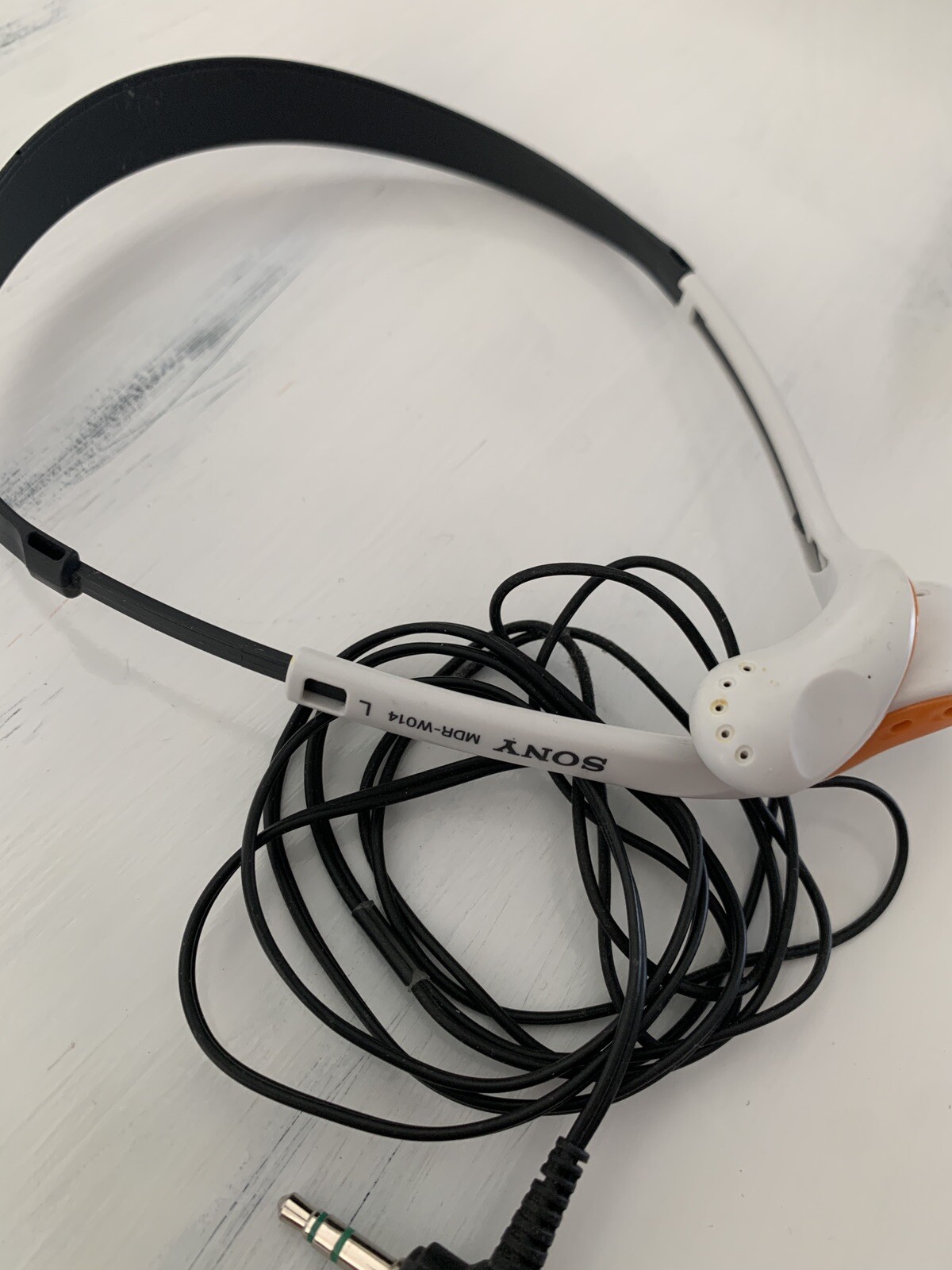 Sony MDR-W014 Headphones Lightweight Style. New other.