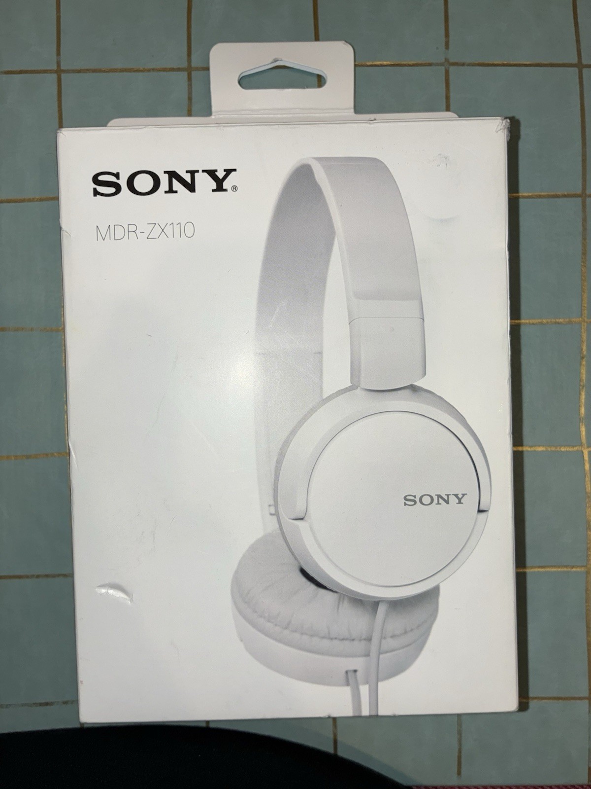 Sony MDR-ZX110 Headband Headphones White, 30mm Driver, 1.2m Cable, 3.5mm Jack