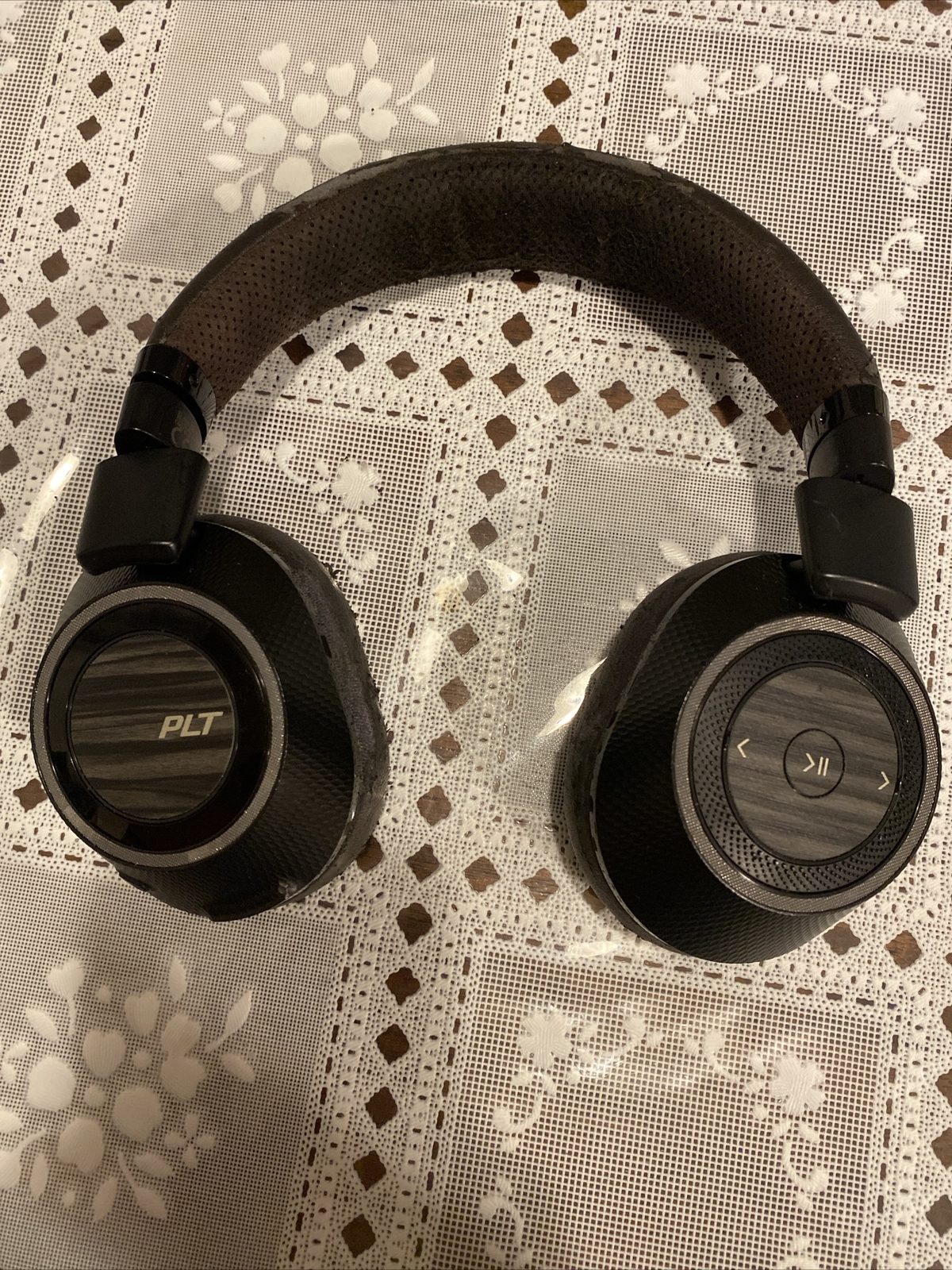 Plantronics Backbeat Pro 2 PLT Wireless Noise Canceling Headphones – Black/Brown