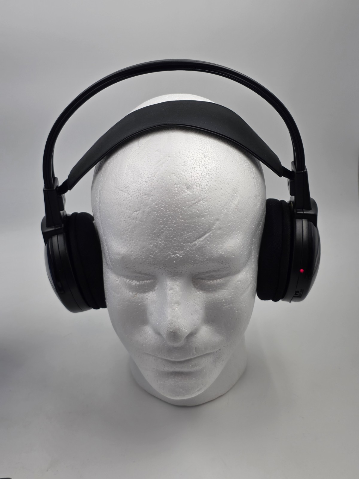 RCA Infrared Wireless Headphones WHR120RS Complete in Box Lightweight Adjustable
