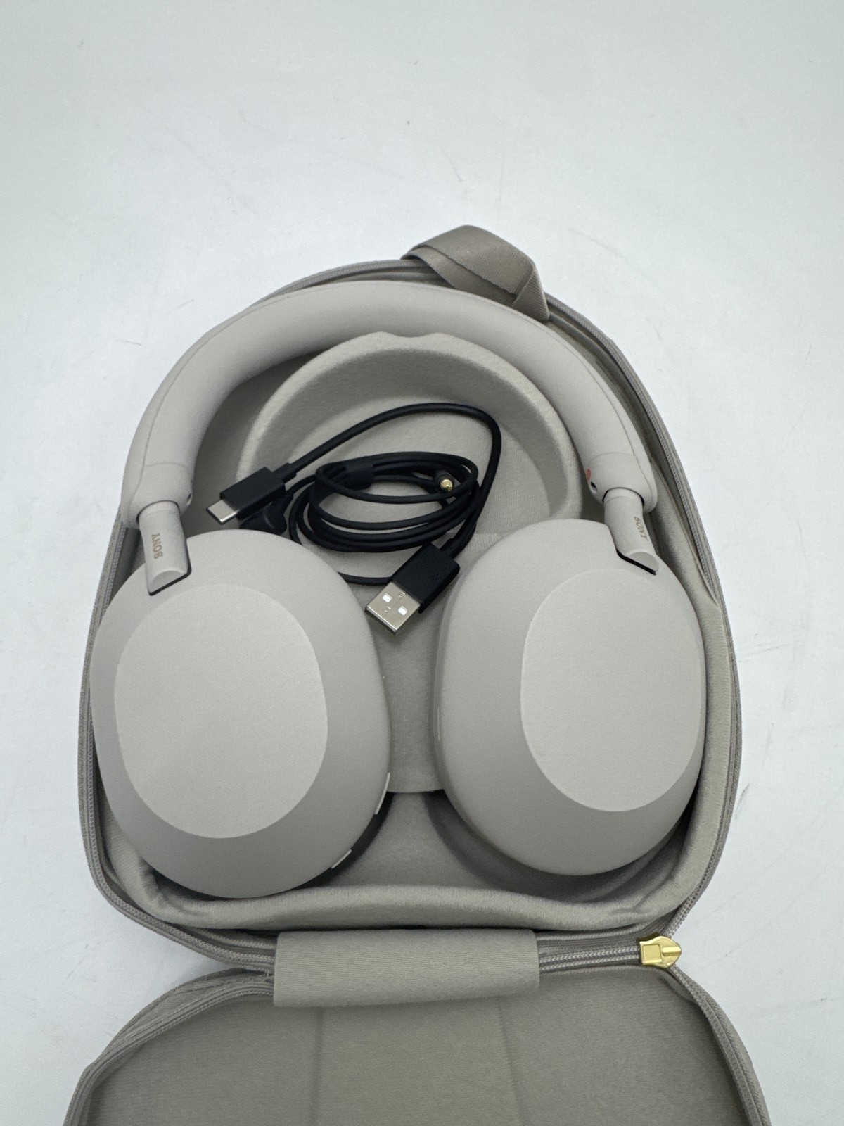 SONY WH-1000XM5 THE BEST WIRELESS NOISE CANCELING HEADPHONES SILVER