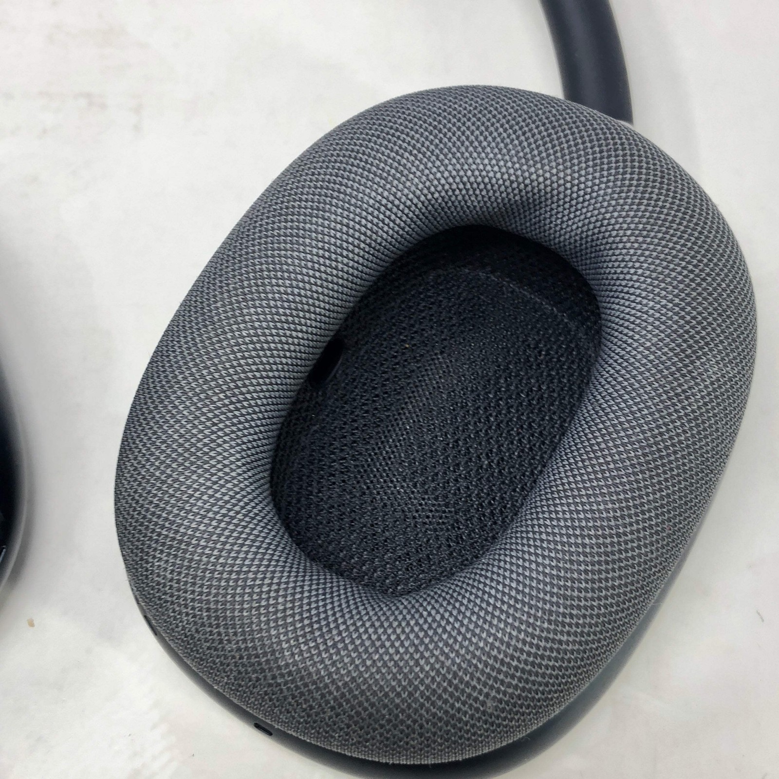 Apple AirPods Max USB-C Wireless Over-Ear Headphones Midnight MWW43AM/A