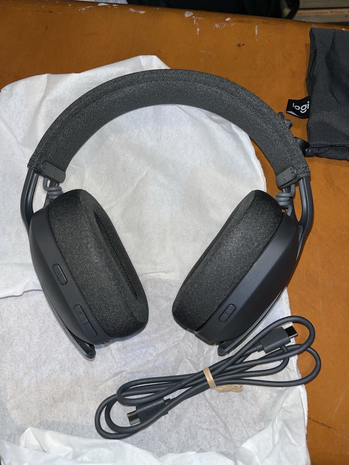 Logitech Zone Vibe 100 Wireless Bluetooth Noise Canceling Headphones Black