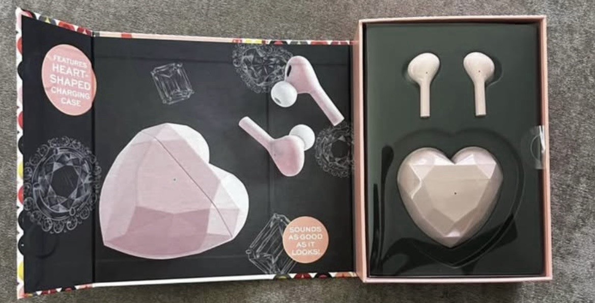 New FAO Schwarz Music Love True Bluetooth Wireless Earbuds, Size Type -Regular