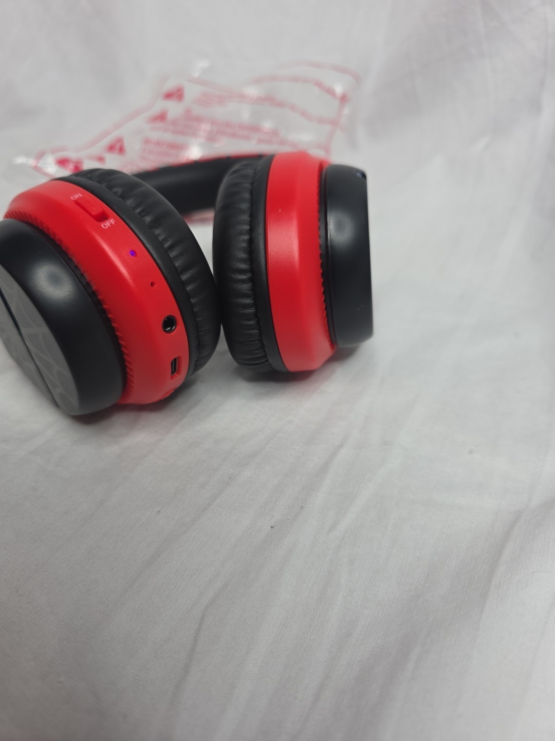iClever BTH12 Kids Bluetooth Headphones, LED Lights Wireless Kids Spider (AQU)