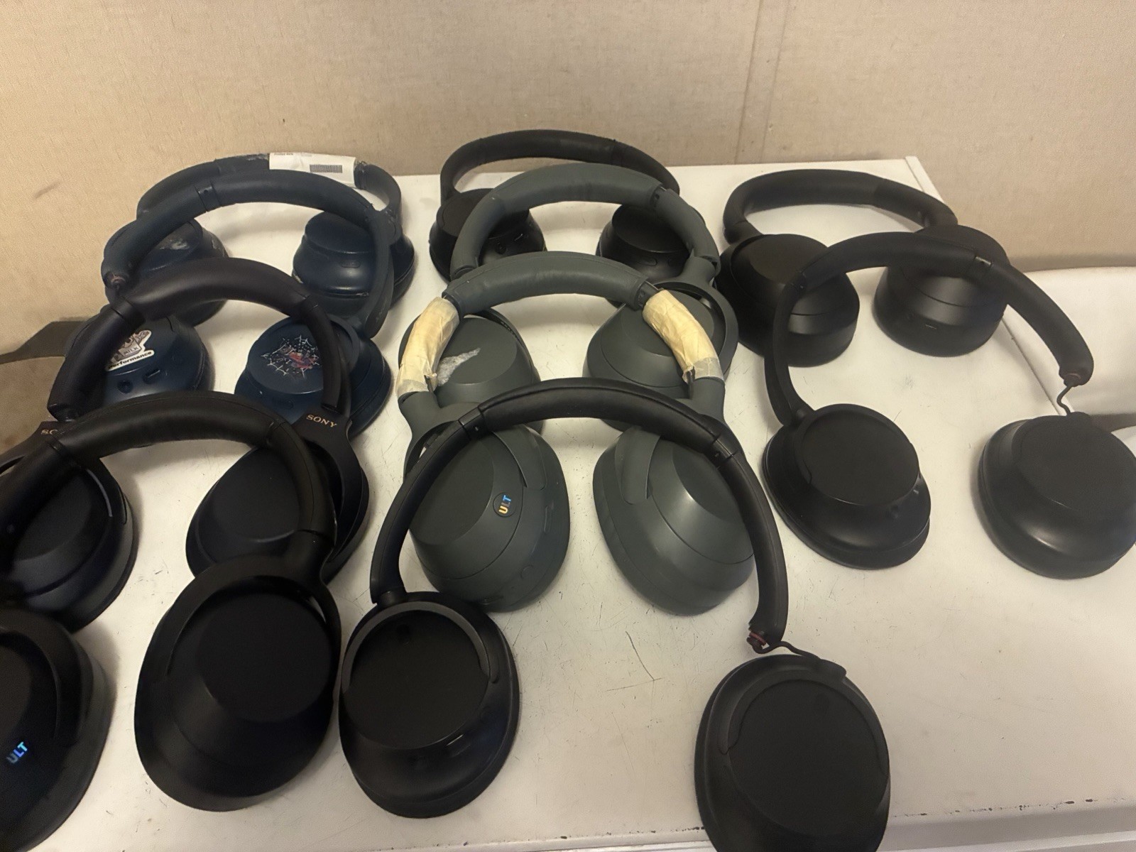 Lot Of 10 Sony Headphone WH1000XM4 , WHULT900N , WHCH720N Noise Canceling,