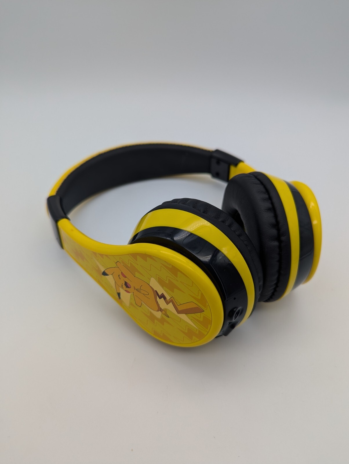 Pokemon Pikachu – eKids – Wireless Bluetooth Kids Headphones – Yellow – NO EARS