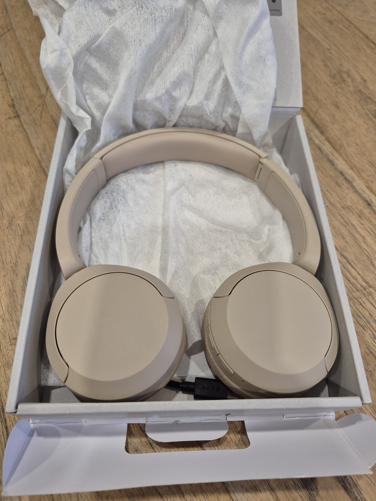 Sony WH-CH520 Over Ear Wireless Bluetooth Headphones WHCH520 – BEIGE