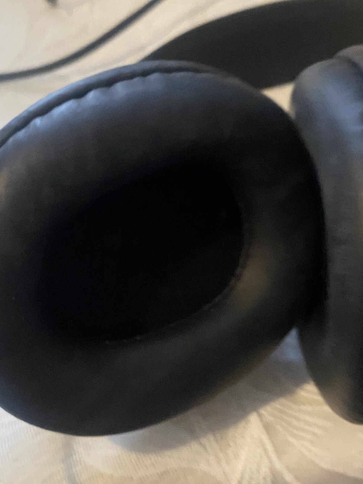 Labtec Black Headphones Elite-825 Over The Ear Corded Minor Damage Cushioned