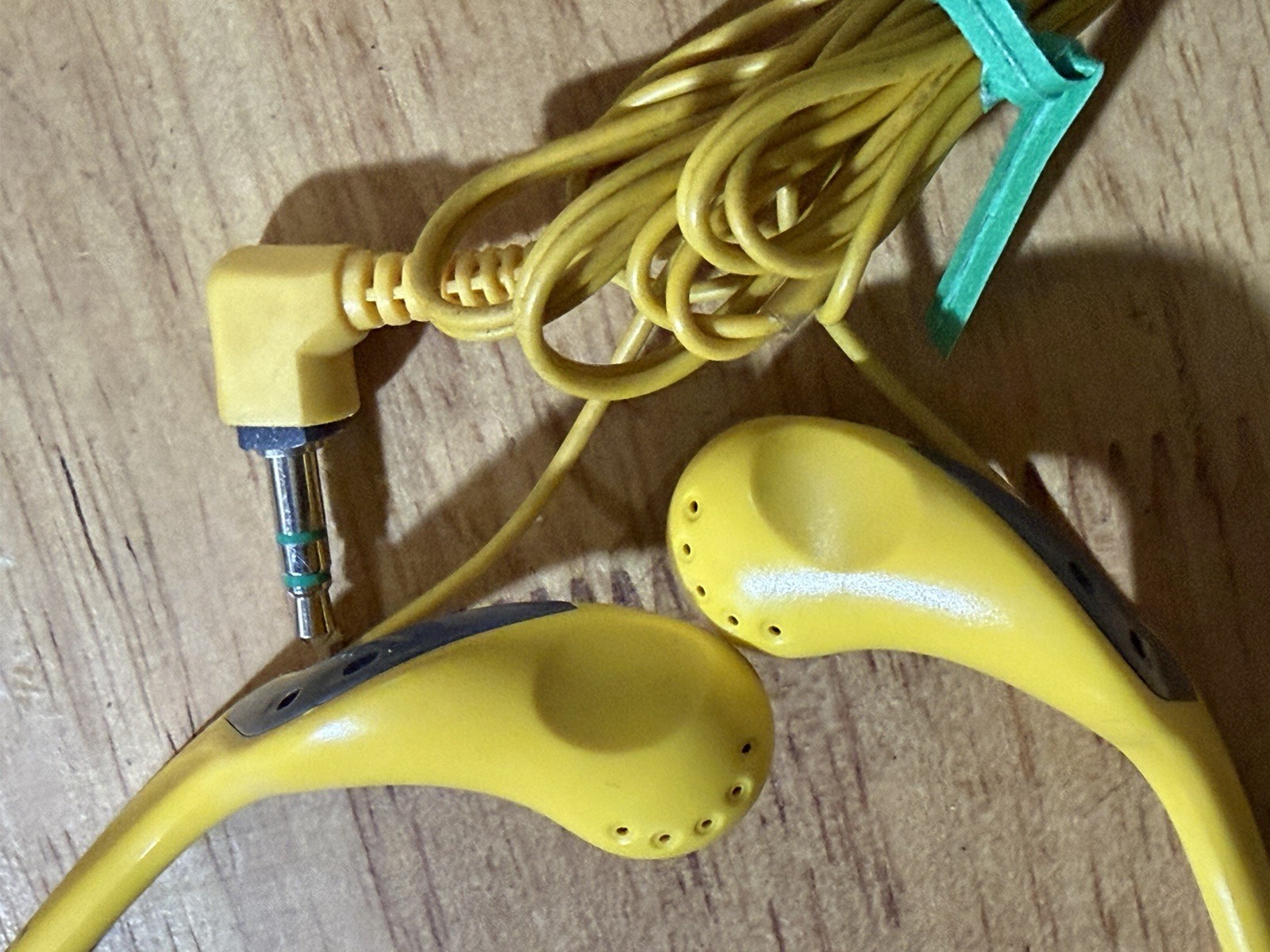 Sony Sports MDR-W14 Walkman Headphones Head Phones Yellow/Grey – Works Great!