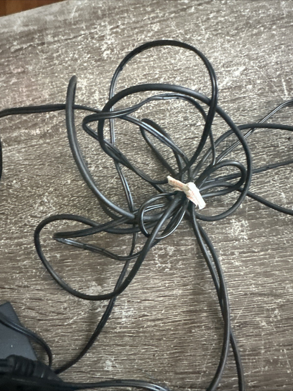 Sennheiser T 40 Charging Stand & HDR 40 Headphones Lot – See Pics / Description