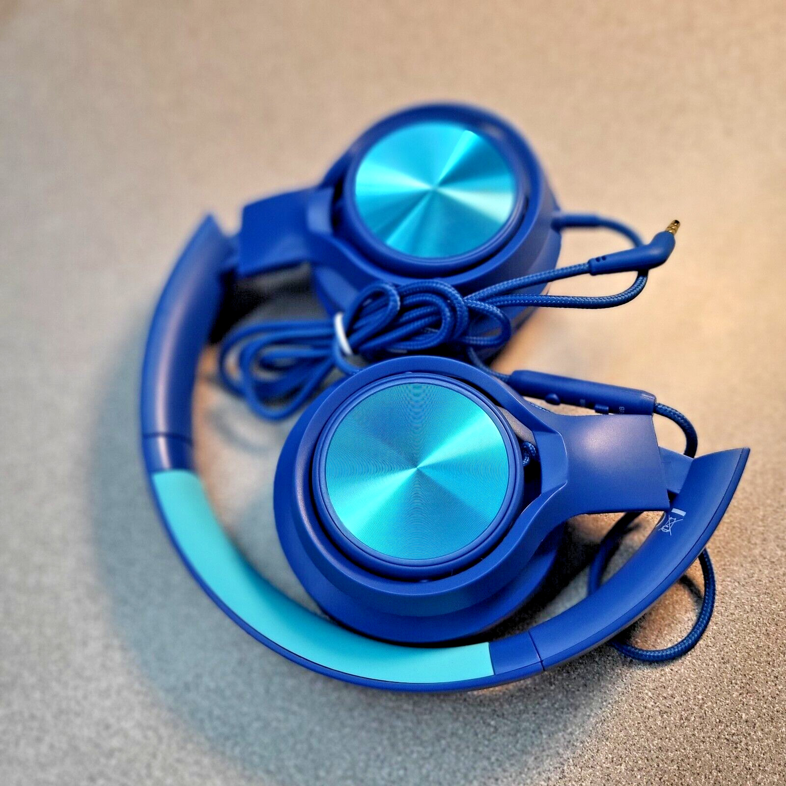 Tribit Kids Headphones Wired with Microphone, 85/94dBA Volume Limited