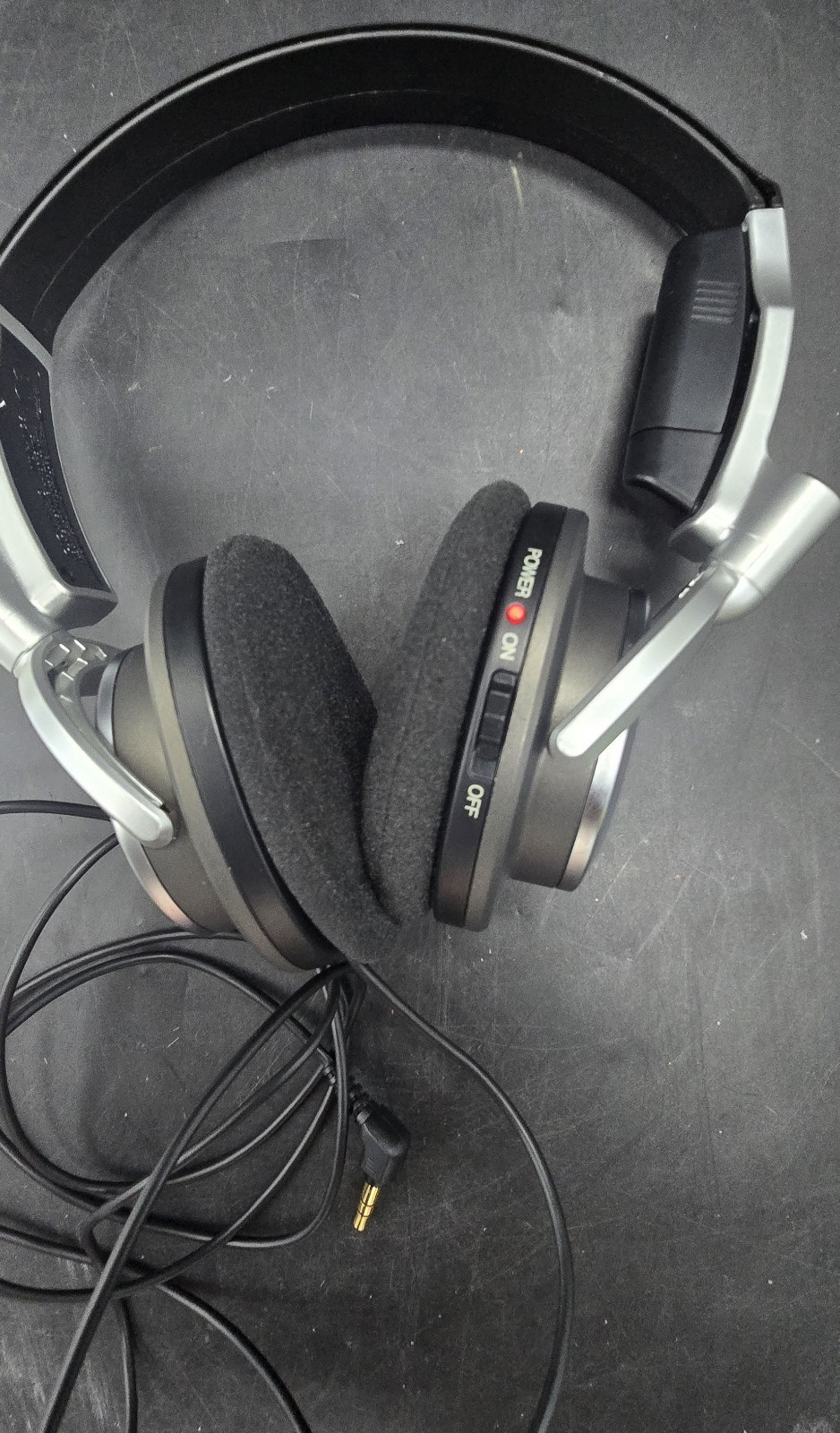 Sony Noise cancelling plug-in Headband Headphones – Silver MDR-NC6