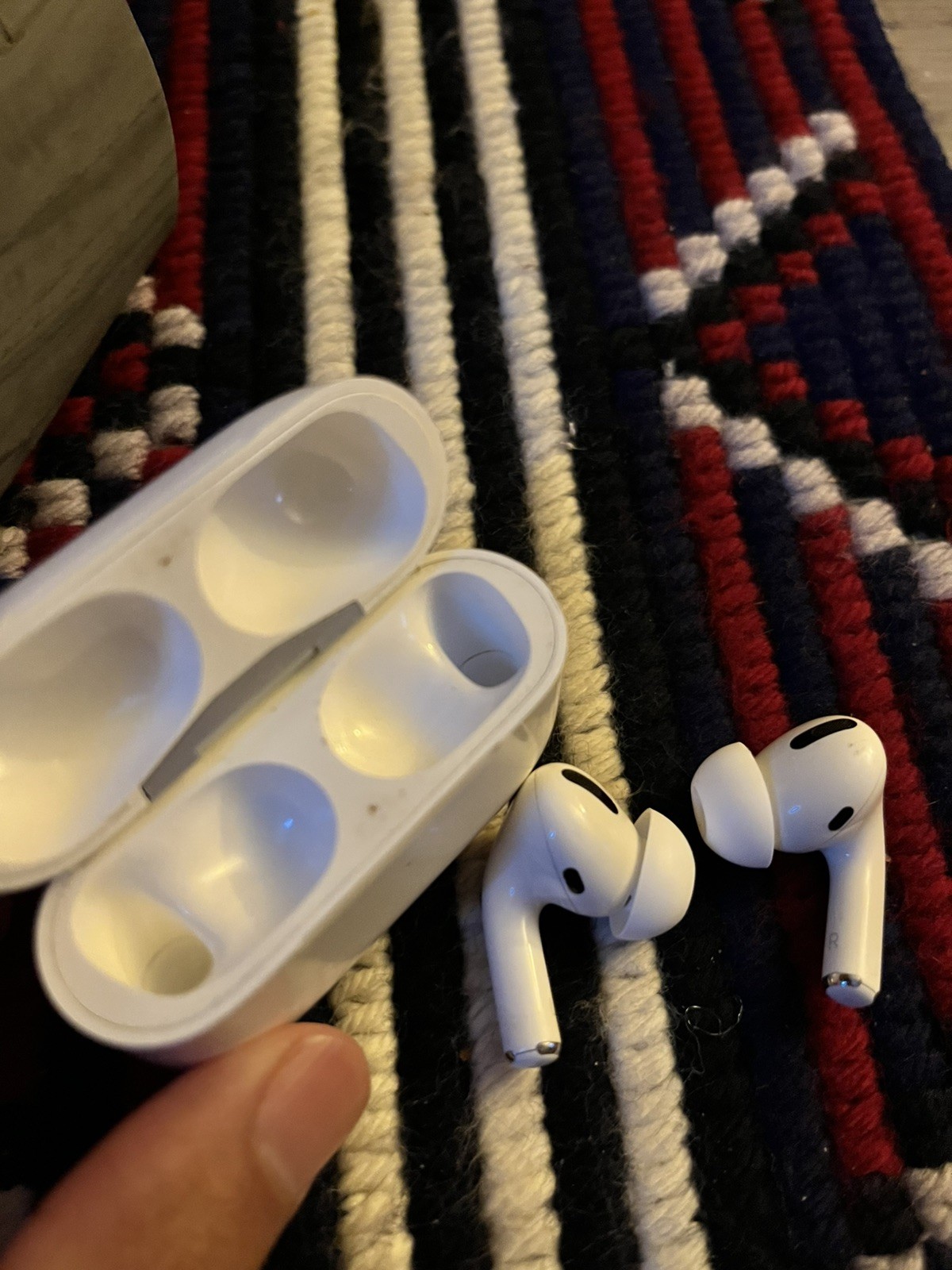 Apple AirPods Pro Bluetooth Wireless In-Ear Earbuds, White w/ Charging Case