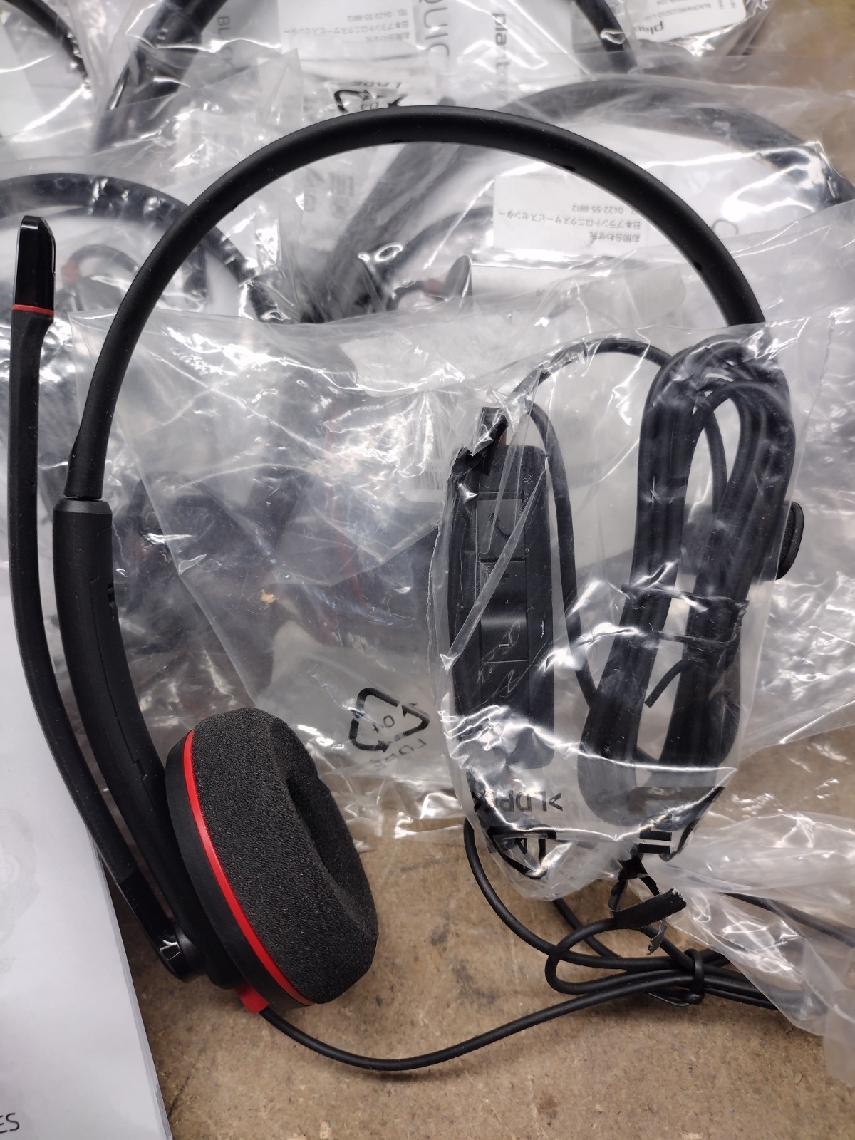Lot of 15 – Plantronics BLACKWIRE C3210 USB-C 209748-104 Black Headphones – NEW