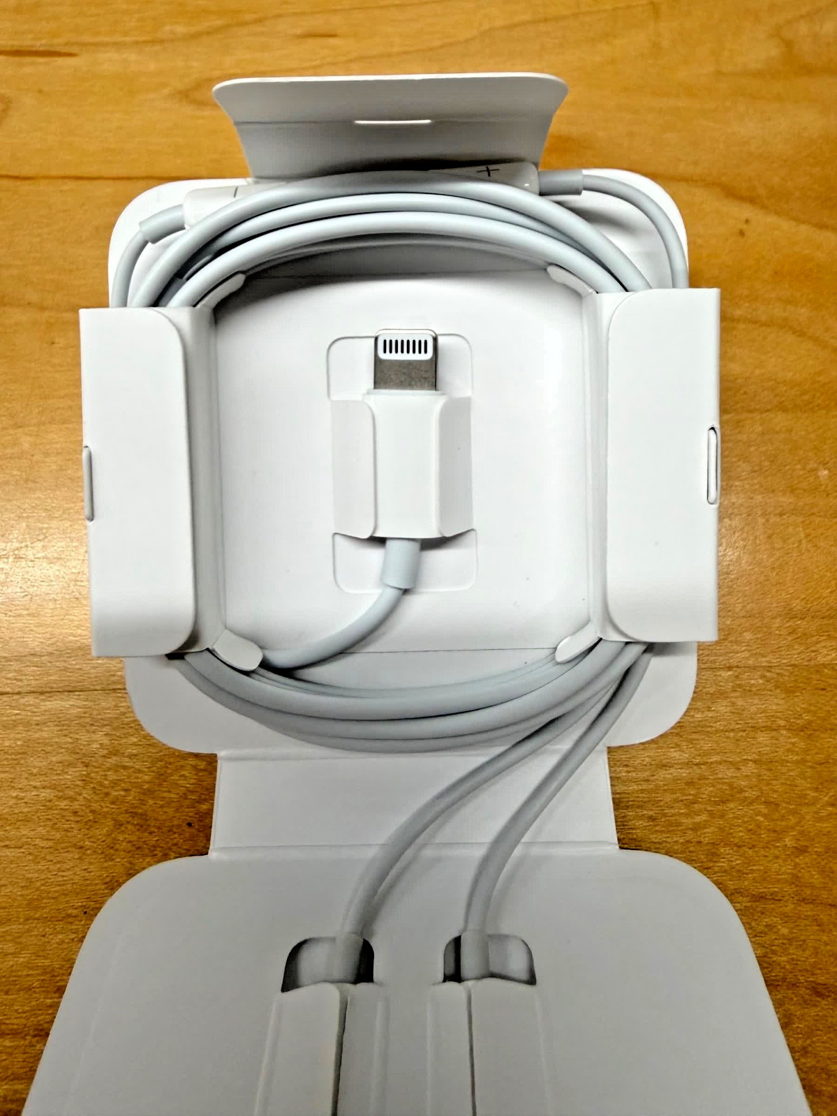 Lot of 50 NEW! Apple EarPods Wired Lightning Plug OEM Genuine Headphones