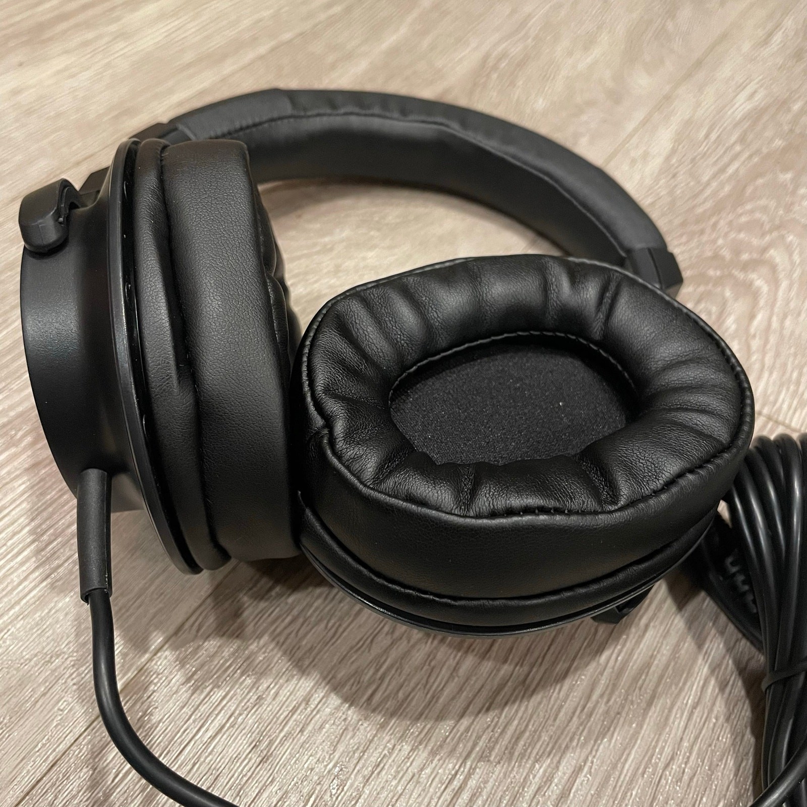 Headphones Over Ear Wired Gaming DJ Stereo Music No Mic Noise Canceling