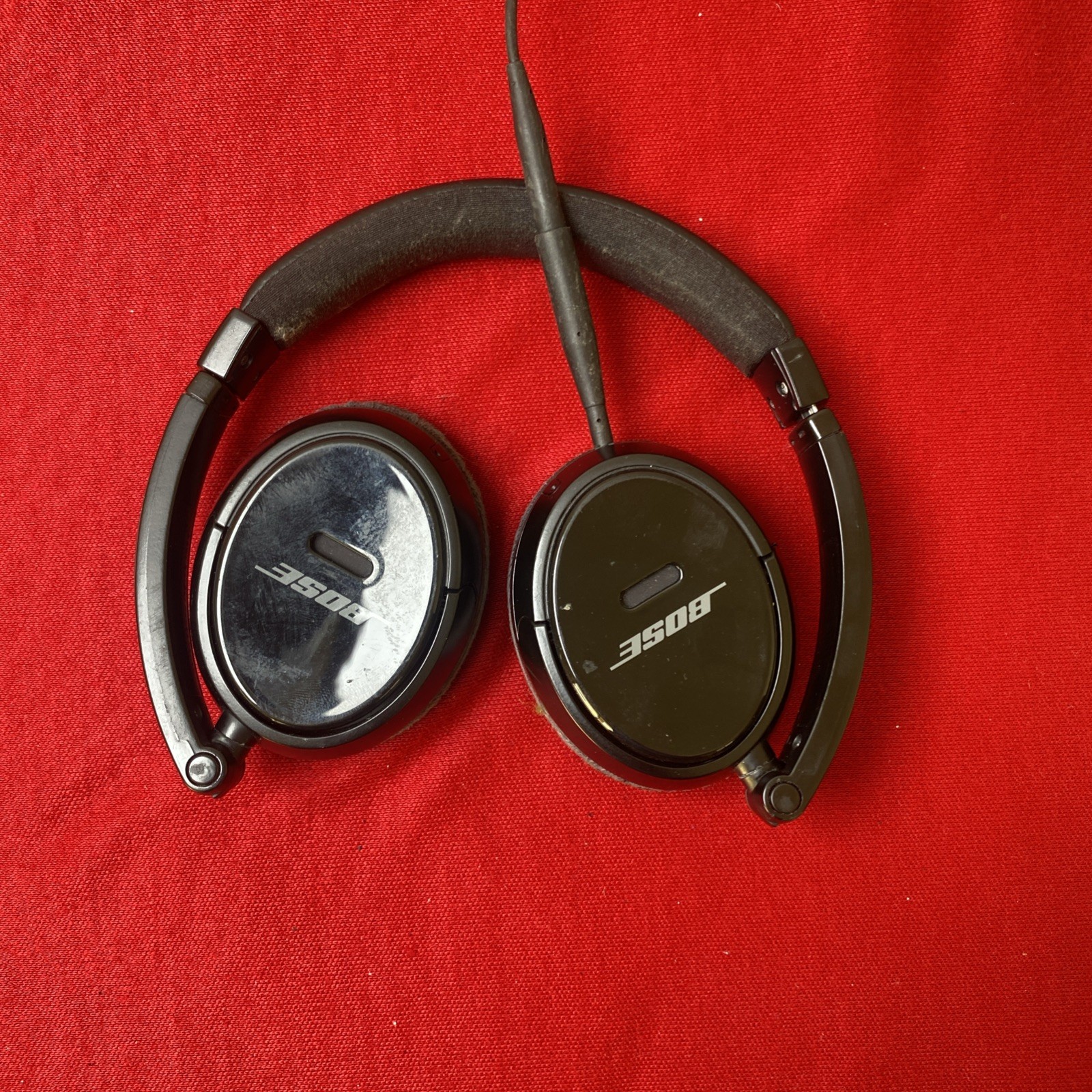 Bose Wired On-Ear Headphones Black Foam Ear Pad 3.5 Audio Jack Microphone