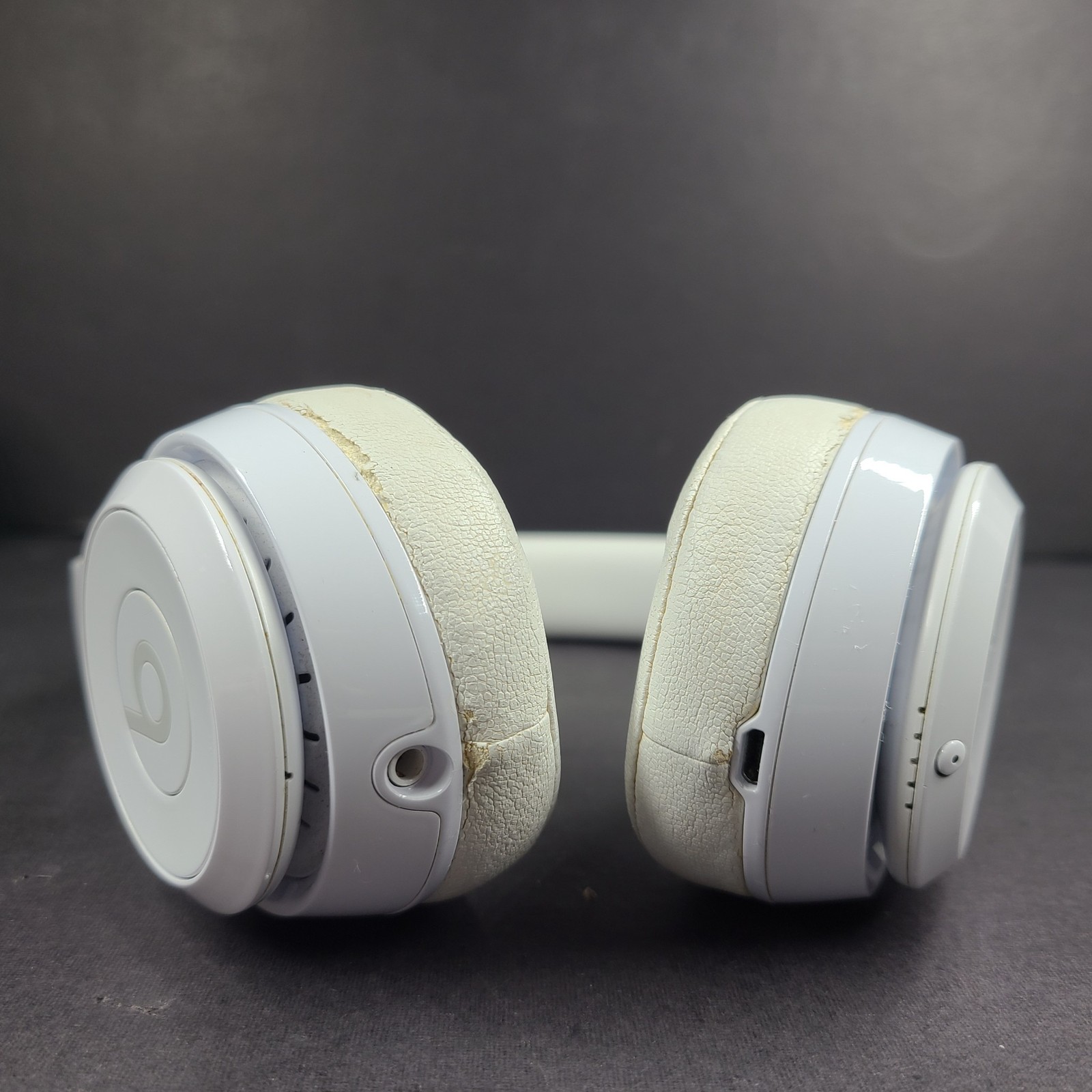 Beats by Dr. Dre Beats Solo3 Wireless On-Ear Headphones – Gloss White A1796