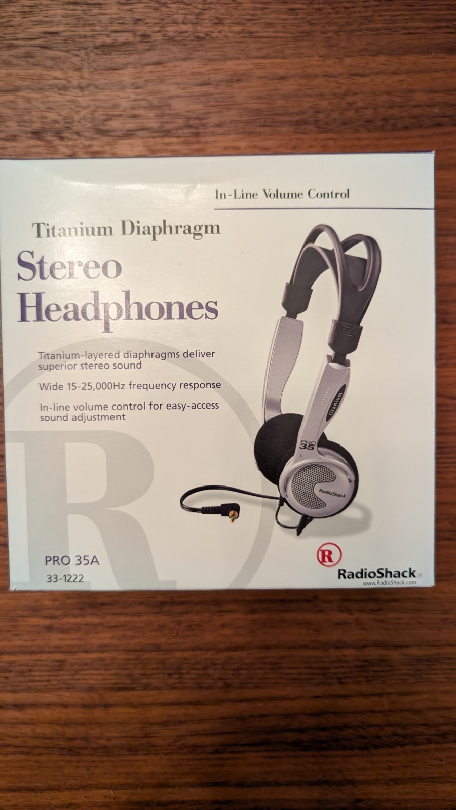 RadioShack PRO 35A Titanium Stereo Headphones 33-1222 NEW Open Box NOS