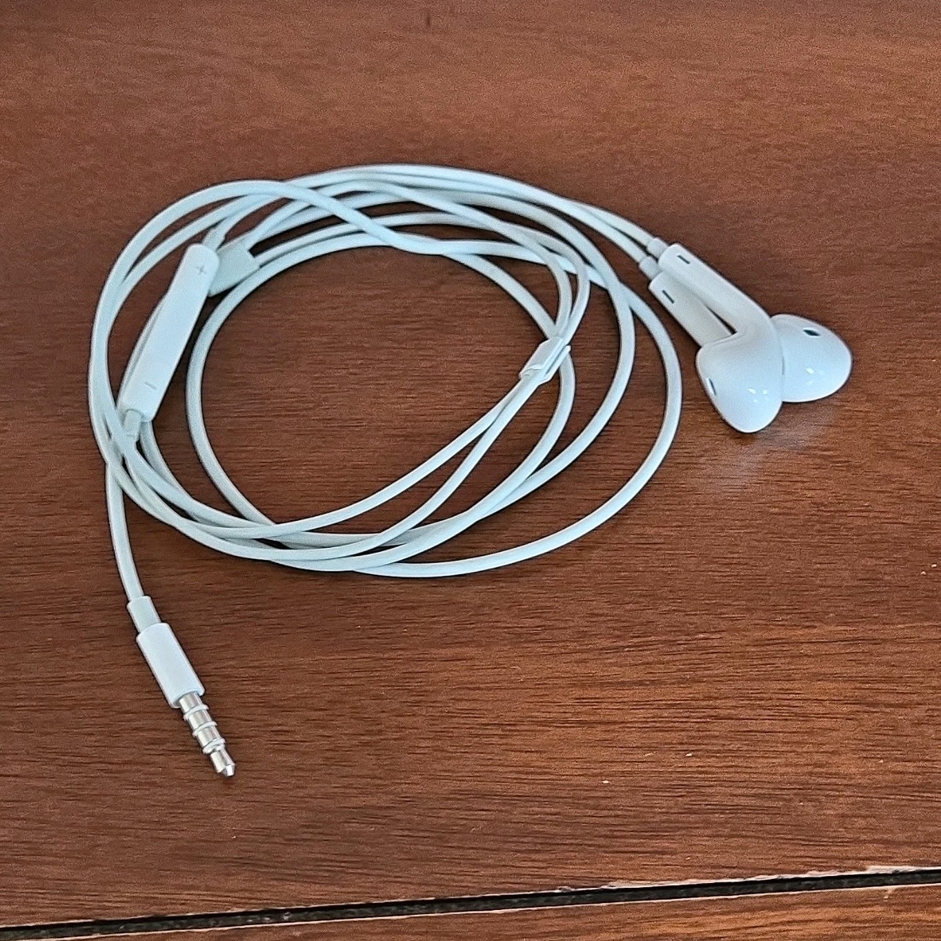 White/Clear Wired In-Ear Stereo Earbuds for iPhone 3.5mm Jack (Used)