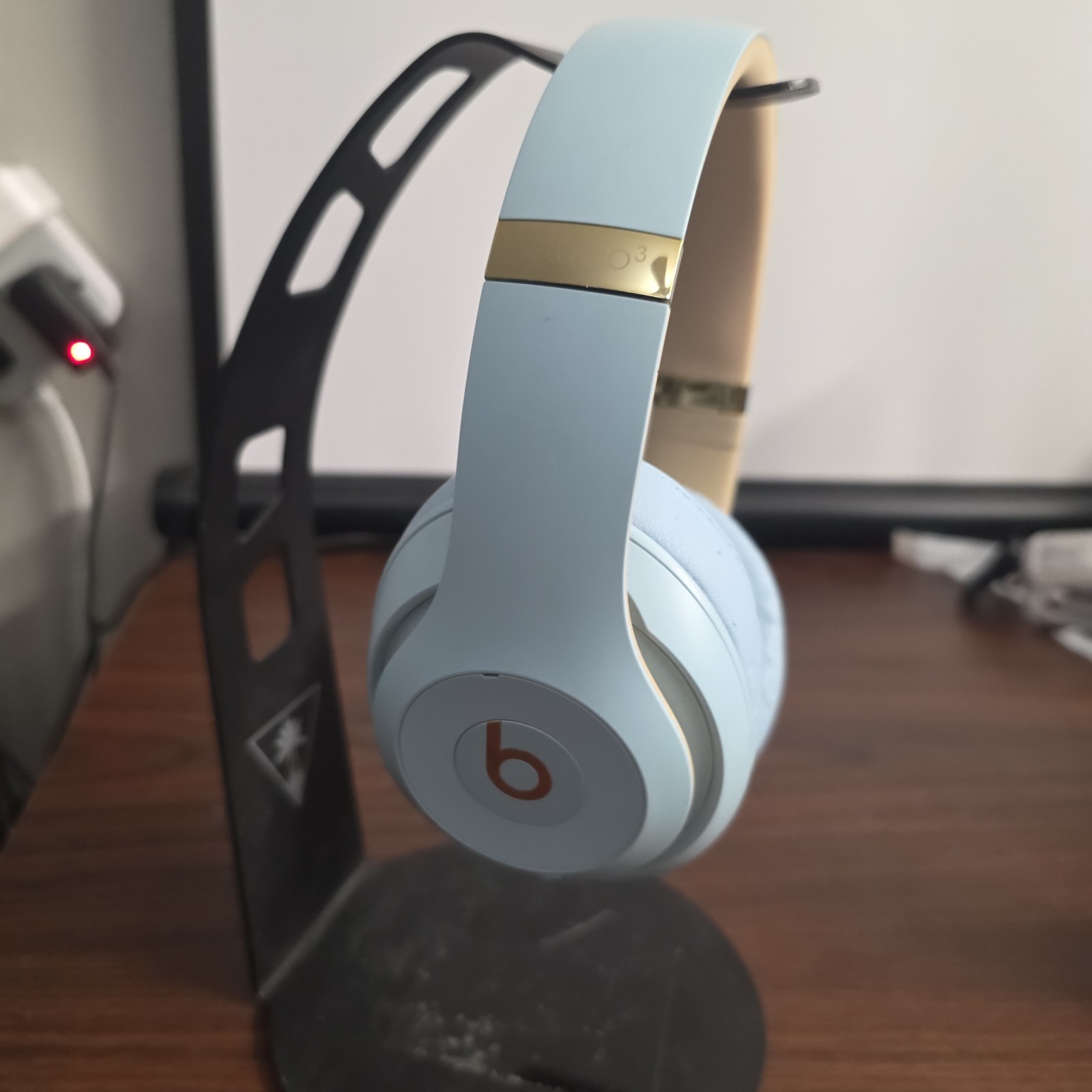 Beats by Dr. Dre Beats Studio3 Wireless Over-Ear Headphones – Crystal Blue