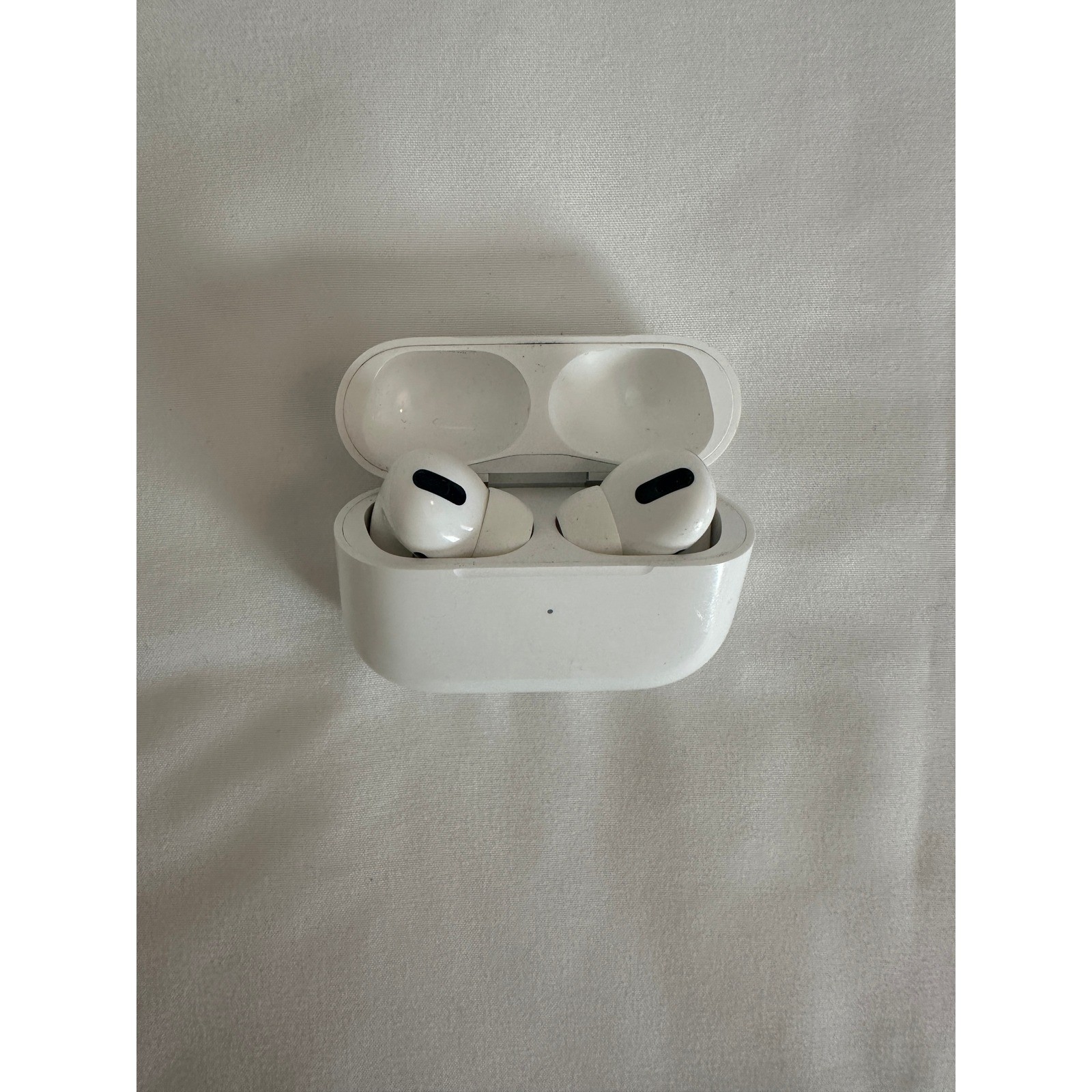 Apple AirPods Pro 1st Gen Wireless Headphones with MagSafe Charging Case A2190