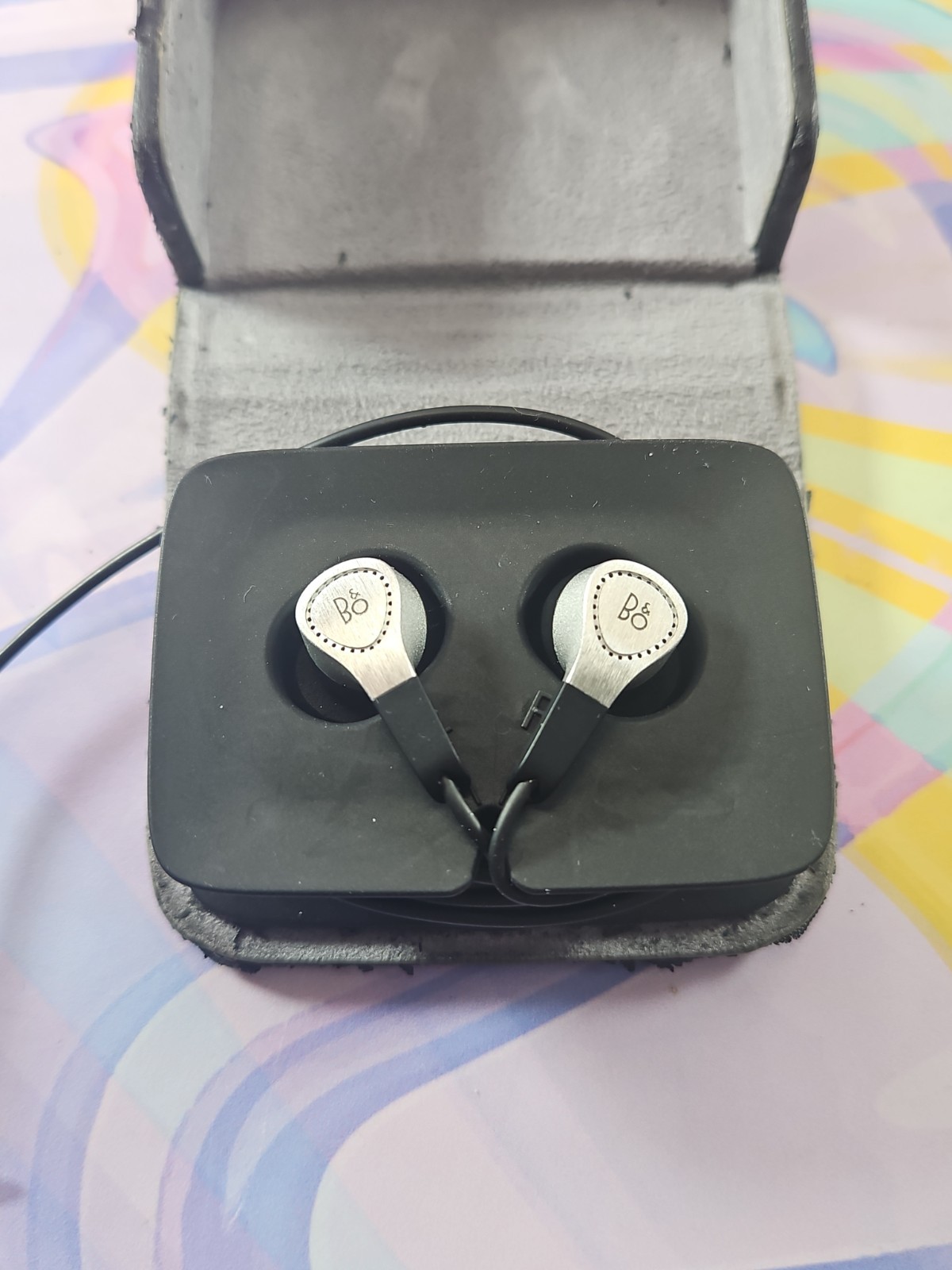 Bang & Olufsen Beoplay H3 Noise Cancelling Earbuds/Wired Headphones, Black wCase