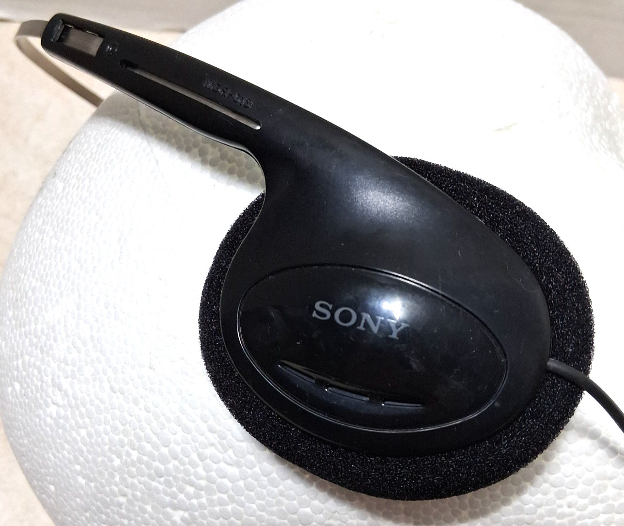 SONY – Vintage Wired Headphones – MDR-013 – Black – Tested – Good Ear Foam