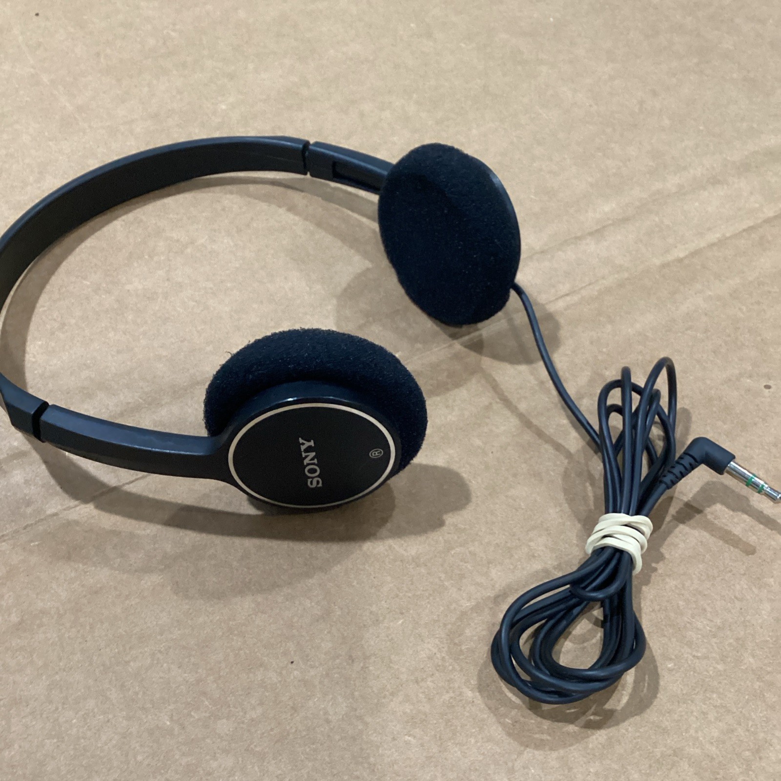 SONY MDR-222 Stereo Headphones On Ear Wired (WalkMan) Vintage Style – Tested