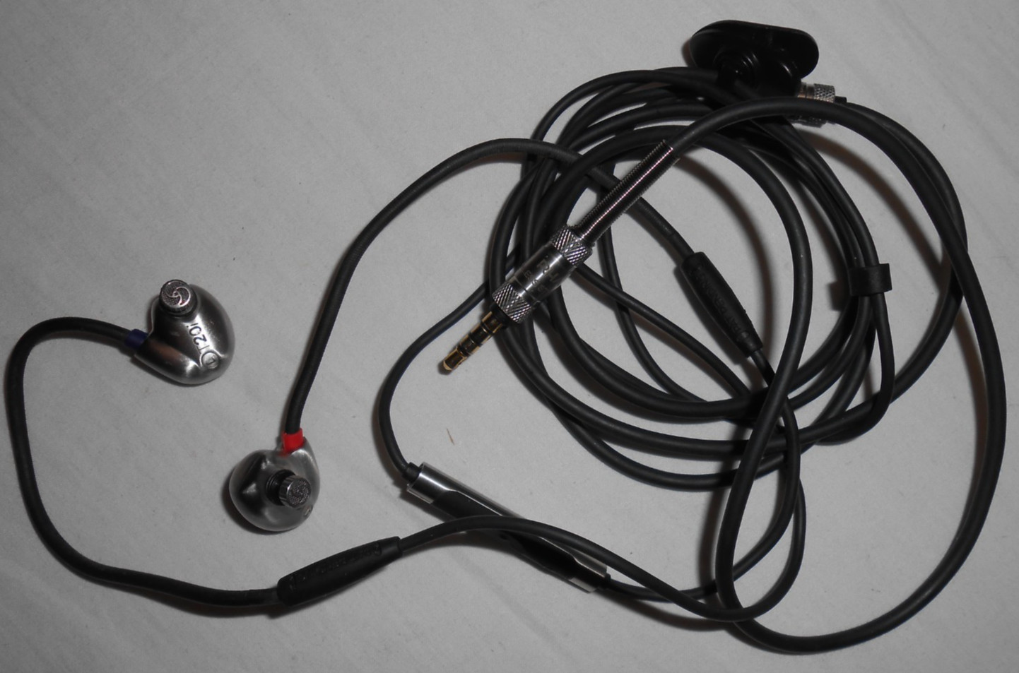RHA T20i Dual Coil Driver In-Ear Headphones Hi-Fi Sound Quality NICE