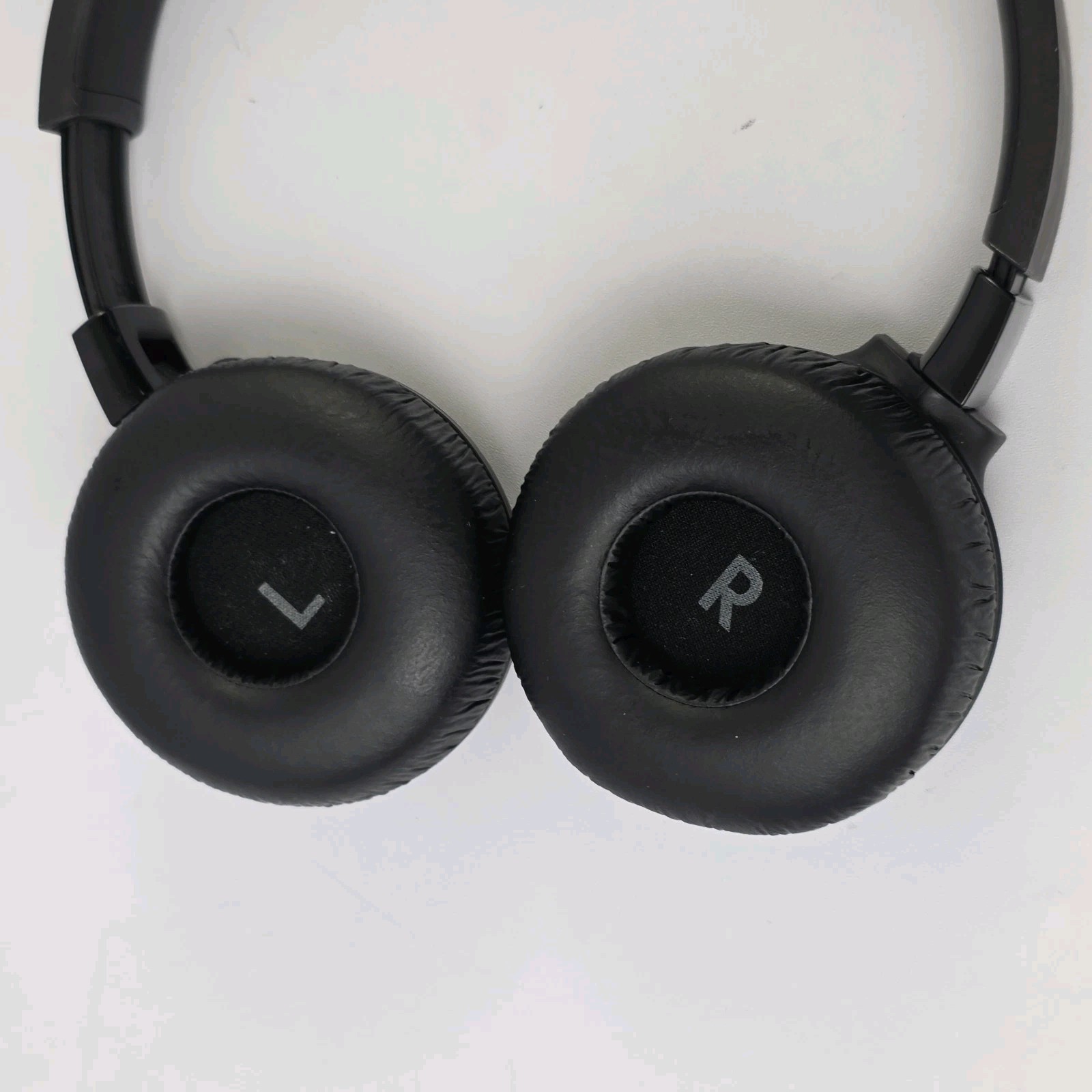 JBL Tune 670NC Black Adaptive Noise Cancelling Wireless On-Ear Headphones Tested