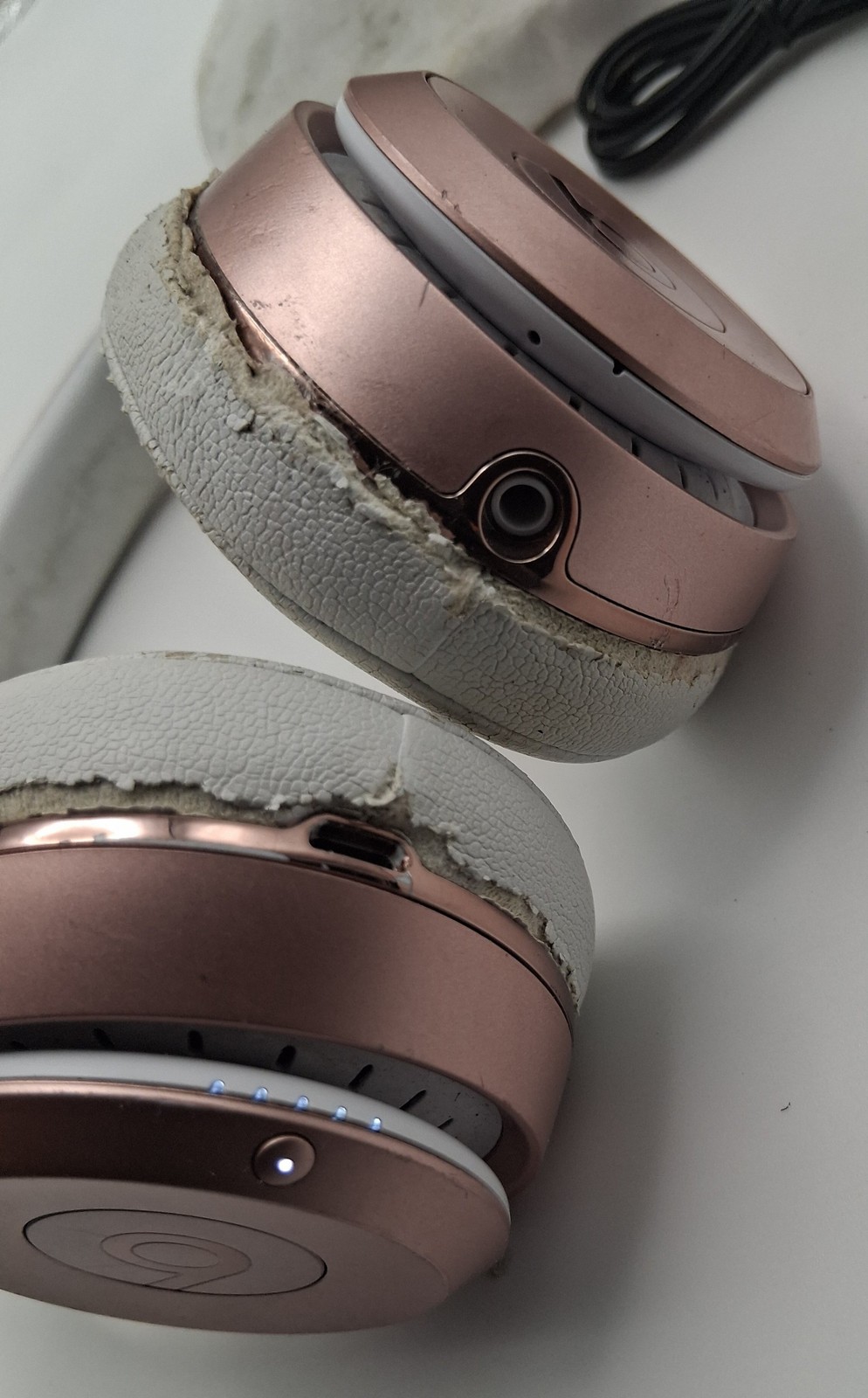 Beats Solo 3 Wireless Headphones Rose Gold Pink w/ AUX Earbuds Electronics Music