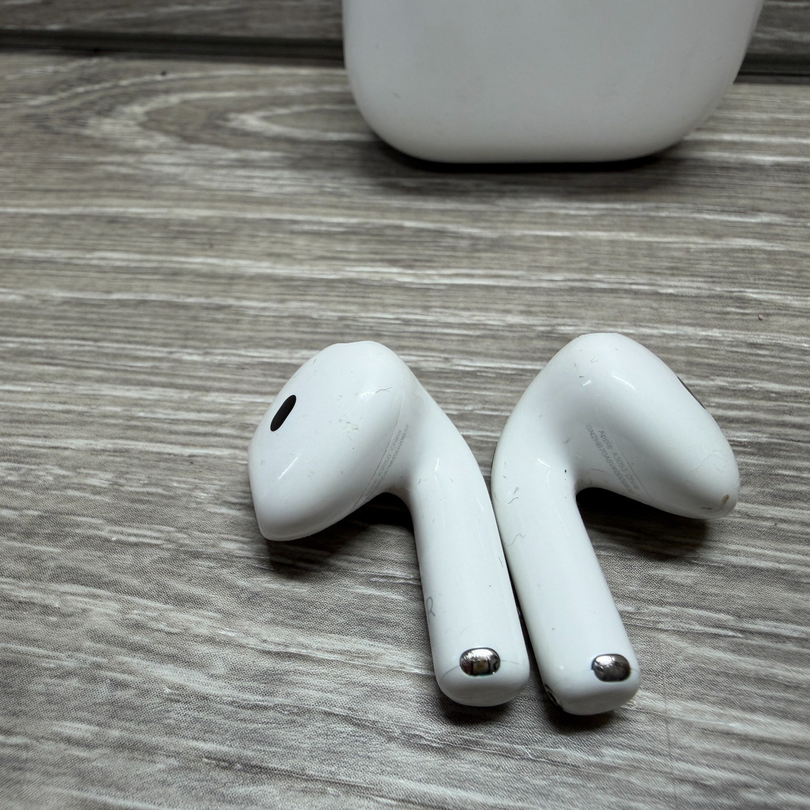 Apple AirPods 4th Gen A3053 USB-C Charging Case Wireless Earbuds White