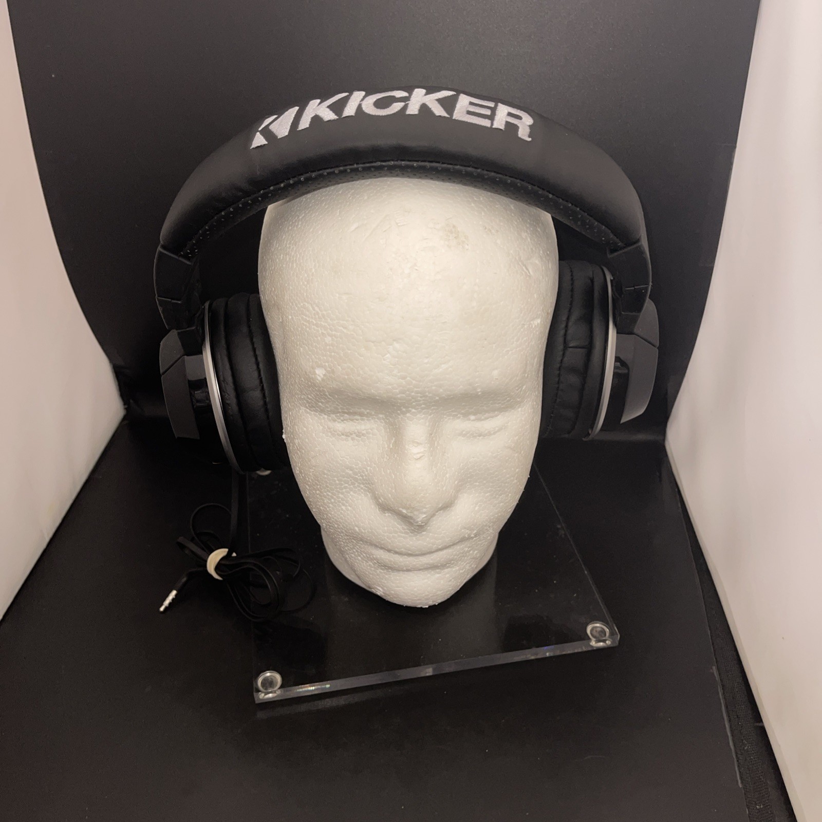 Kicker Black Over-Ear Wired Headphones Tested Working