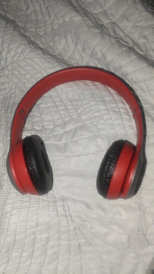 1 White Wireless Bluetooth Music Compact Folding Sound Headphones (Foreign Shipping)