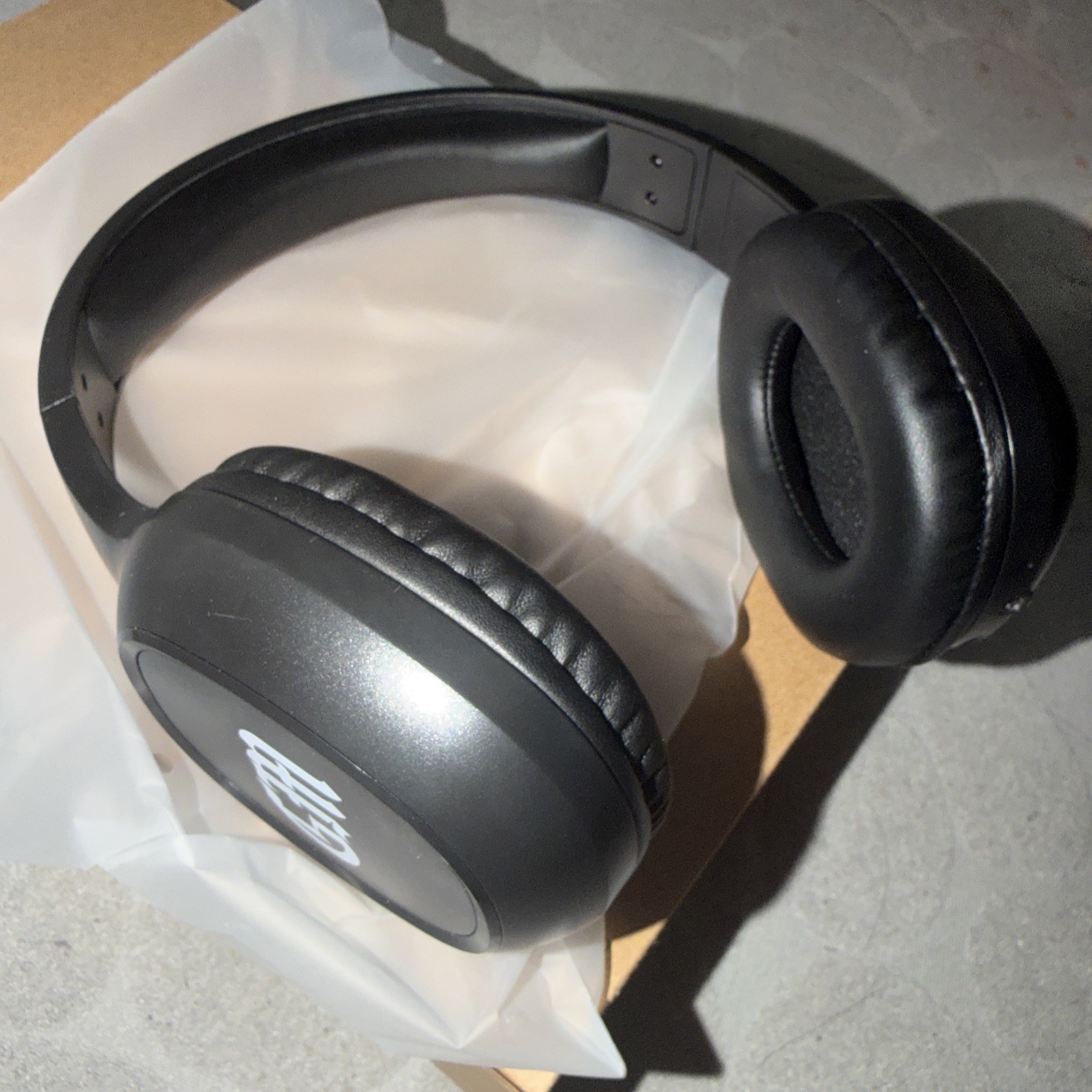MEZZO BRAND NEW On-Ear Black Headphone