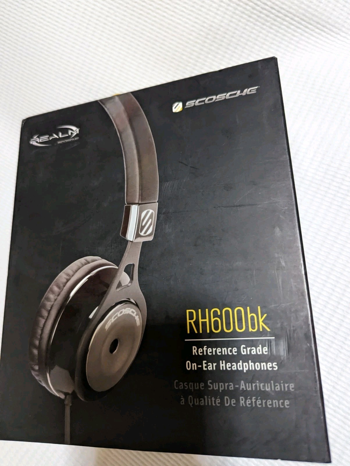 Scosche rh600bk Realm On – Ear Headphones – Open -box in original packaging.