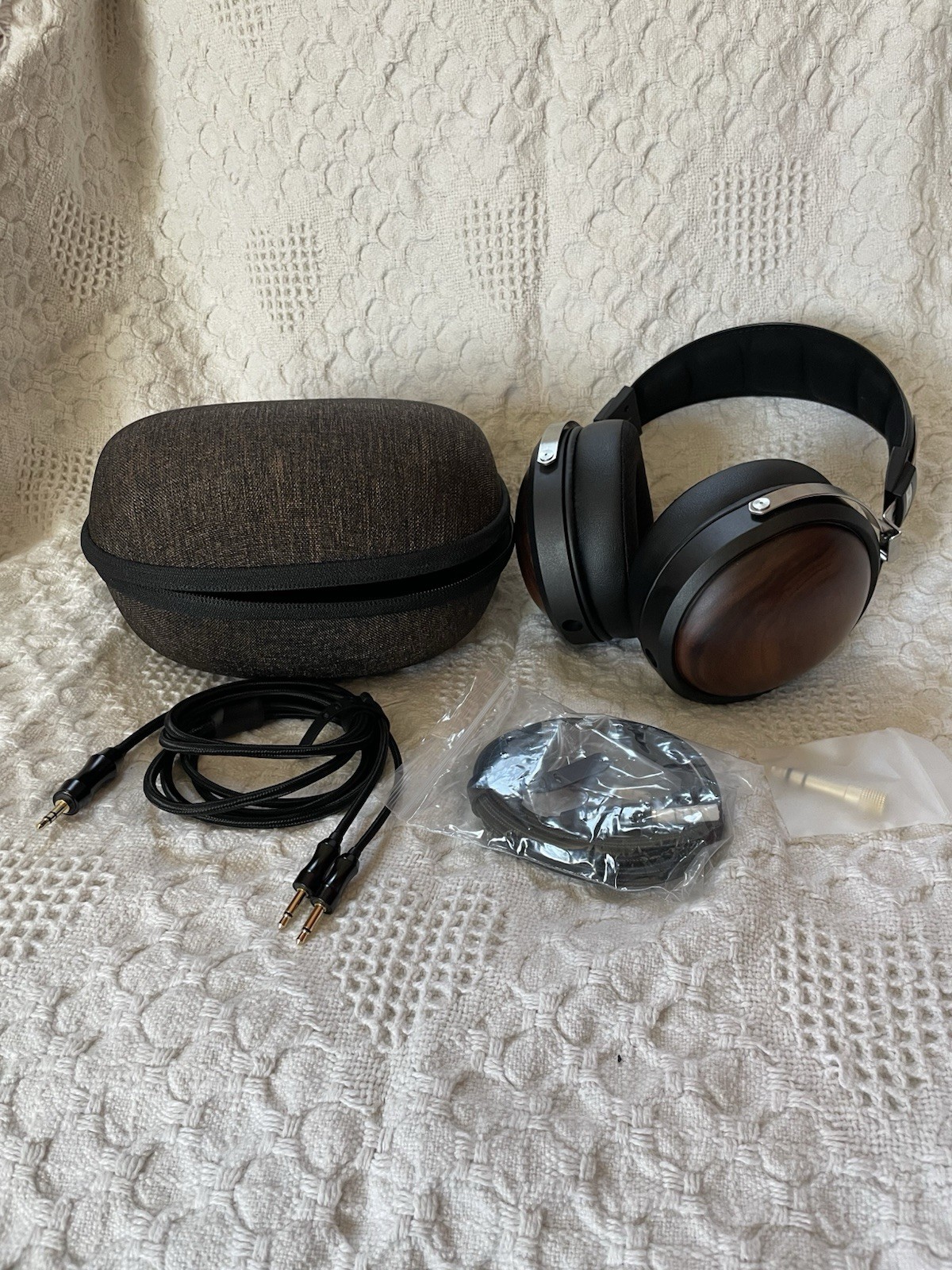 FiiO FT1 32ohms Large Dynamic Driver Headphones with Solid Wood Cups
