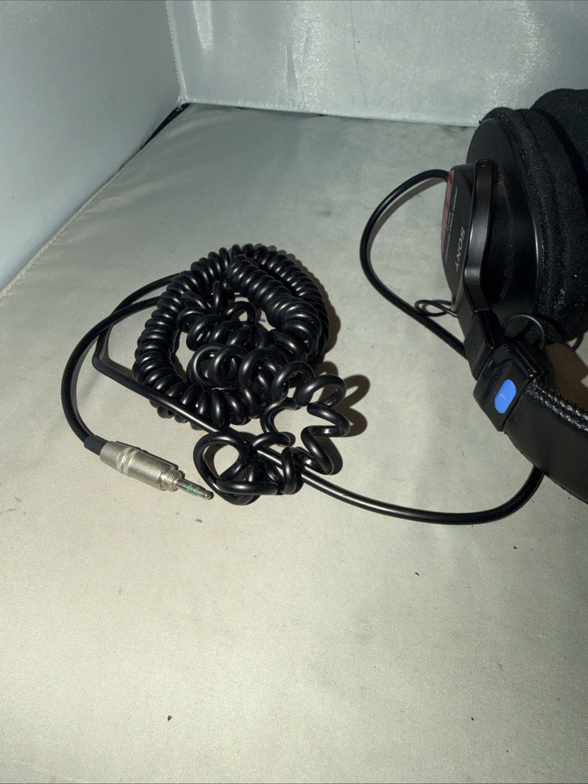 Sony MDR-V6 Over the Ear Headphones, Adjustable Head Band, Needs Ear Pads